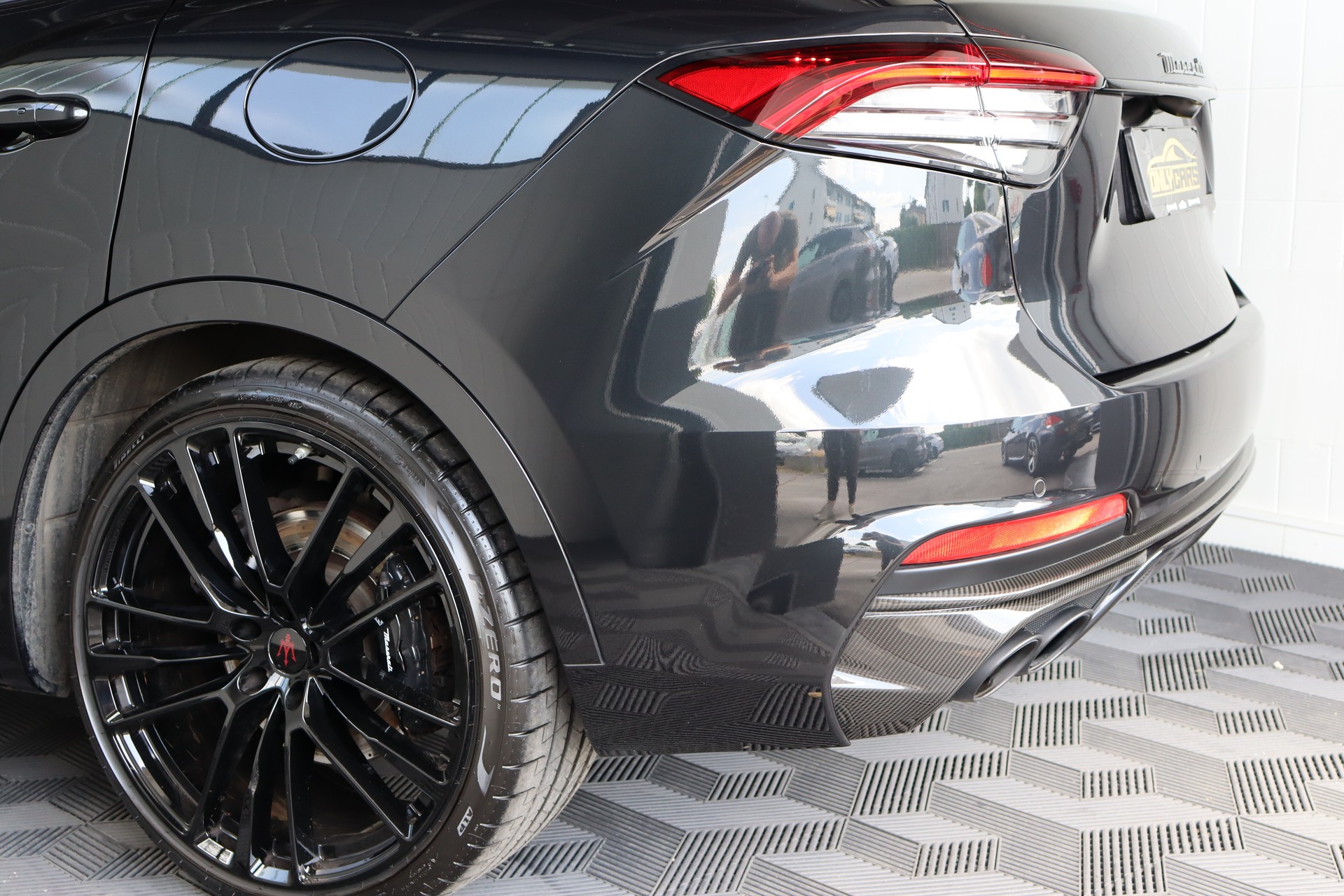 MASERATI Levante 3.8 V8 Trofeo Q4 Automatica Ultima-image-10