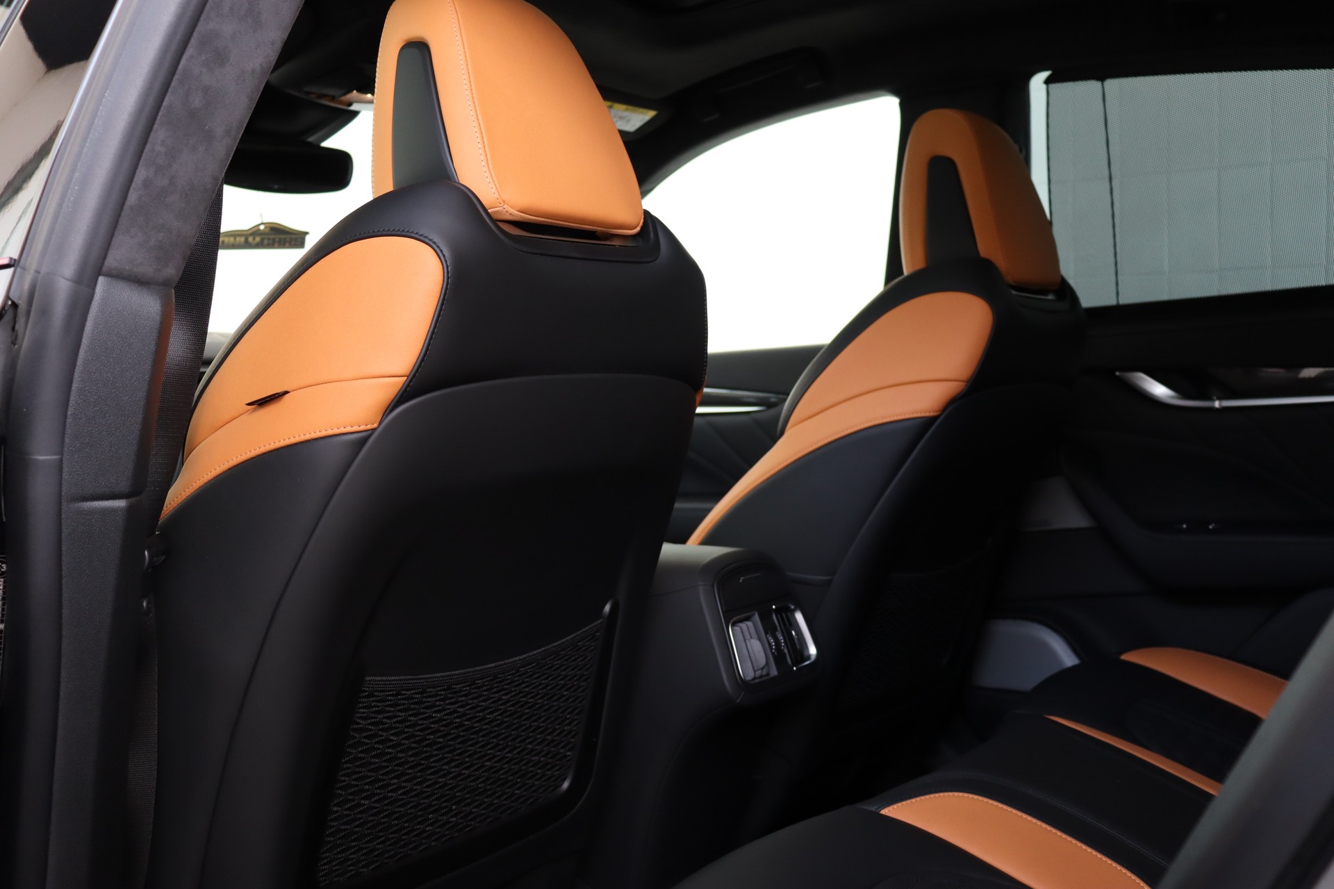 MASERATI Levante 3.8 V8 Trofeo Q4 Automatica Ultima-image-21