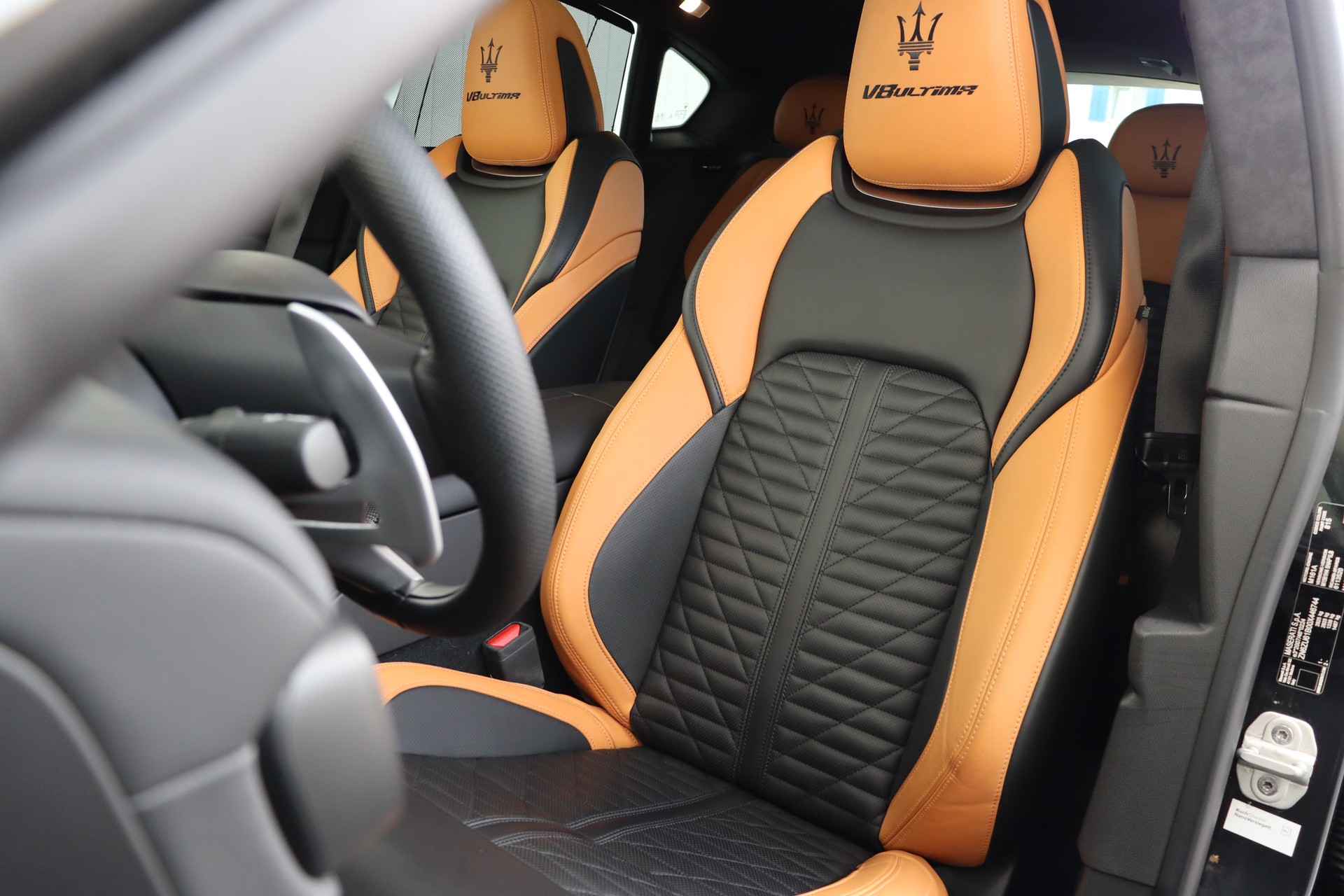 MASERATI Levante 3.8 V8 Trofeo Q4 Automatica Ultima-image-16