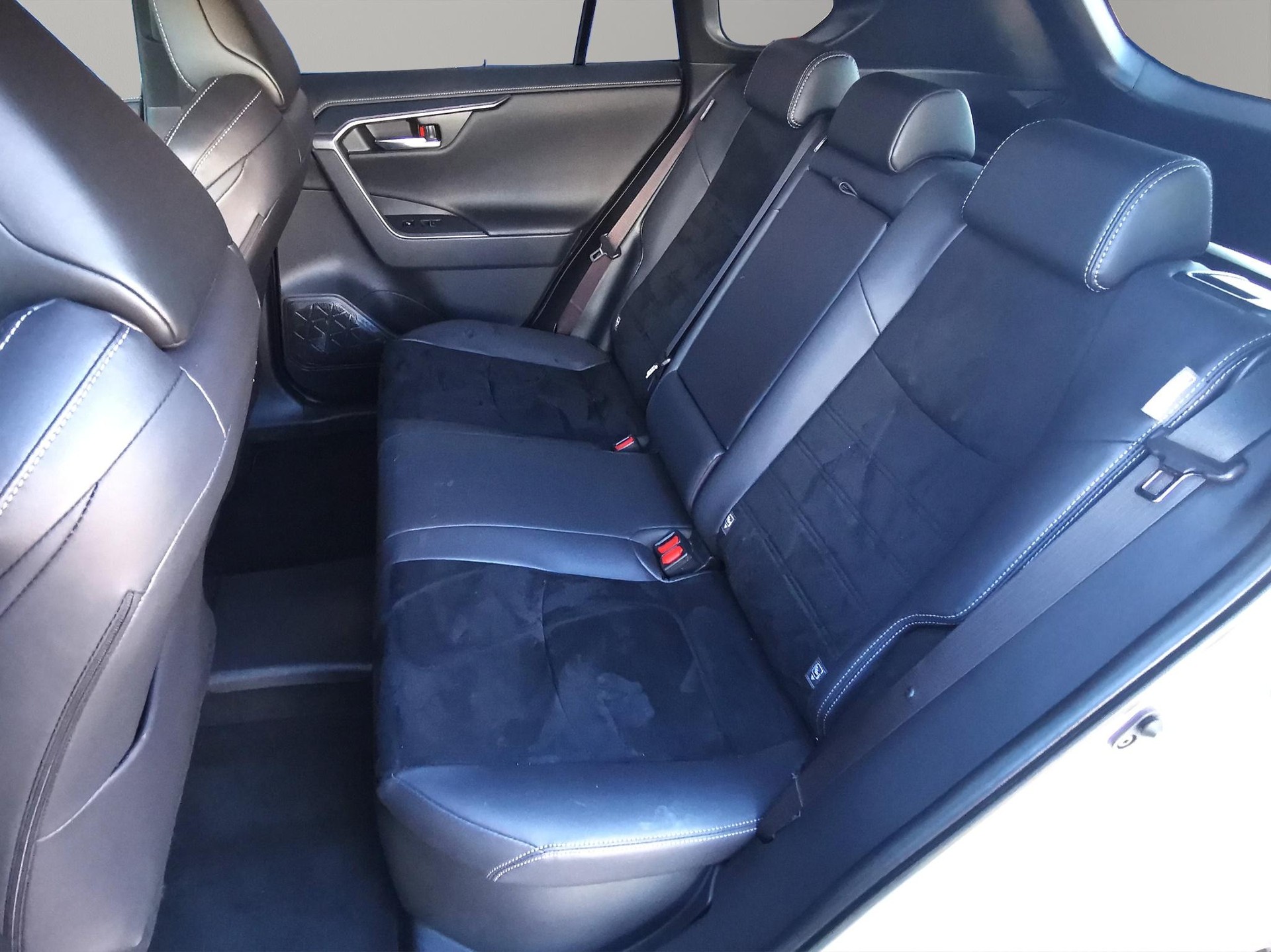 TOYOTA RAV4 2.5 Plug-In-Hybrid GR Sport-image-5