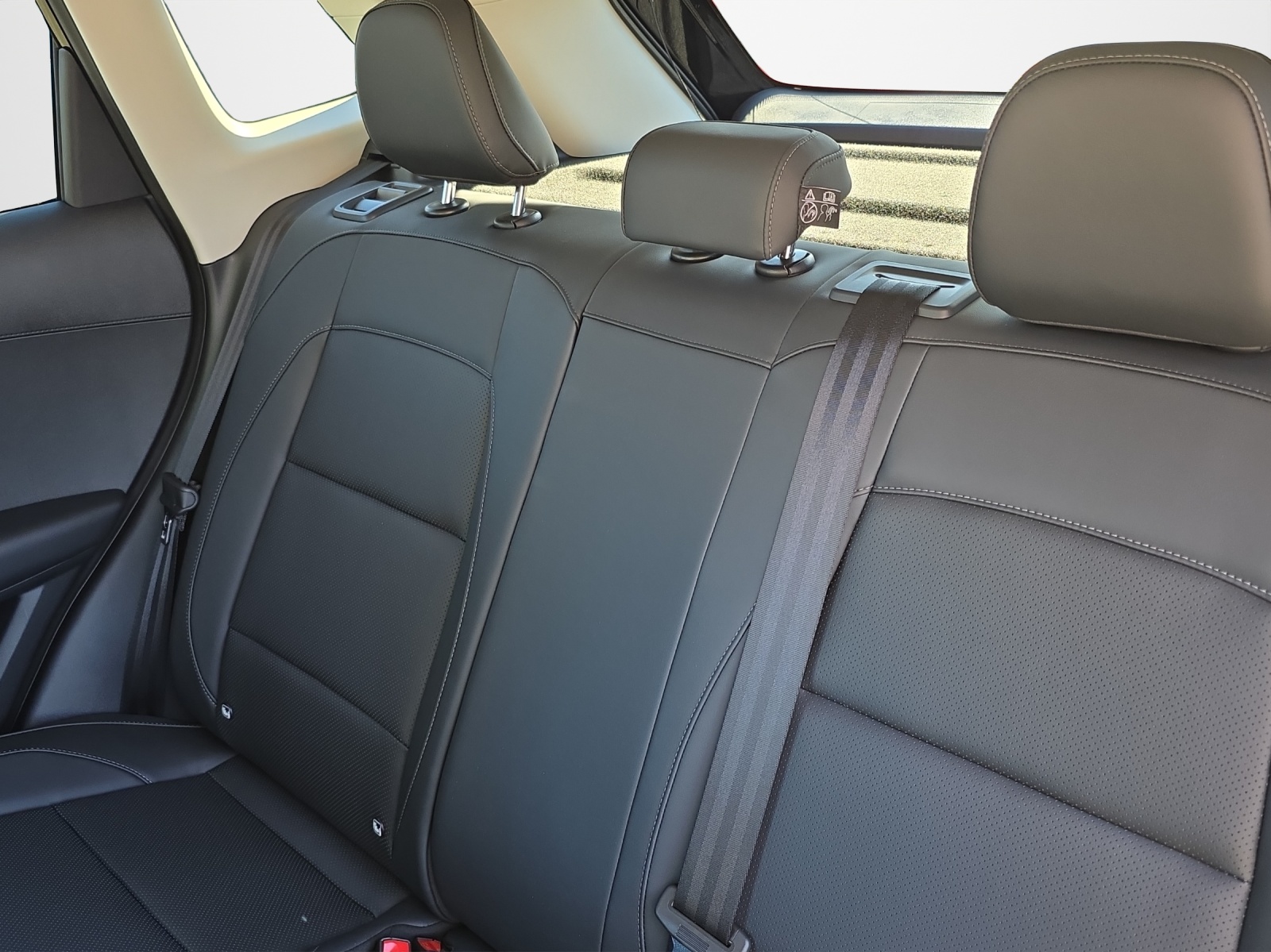MG ZS 1.5 Hybrid+ Luxury-image-11
