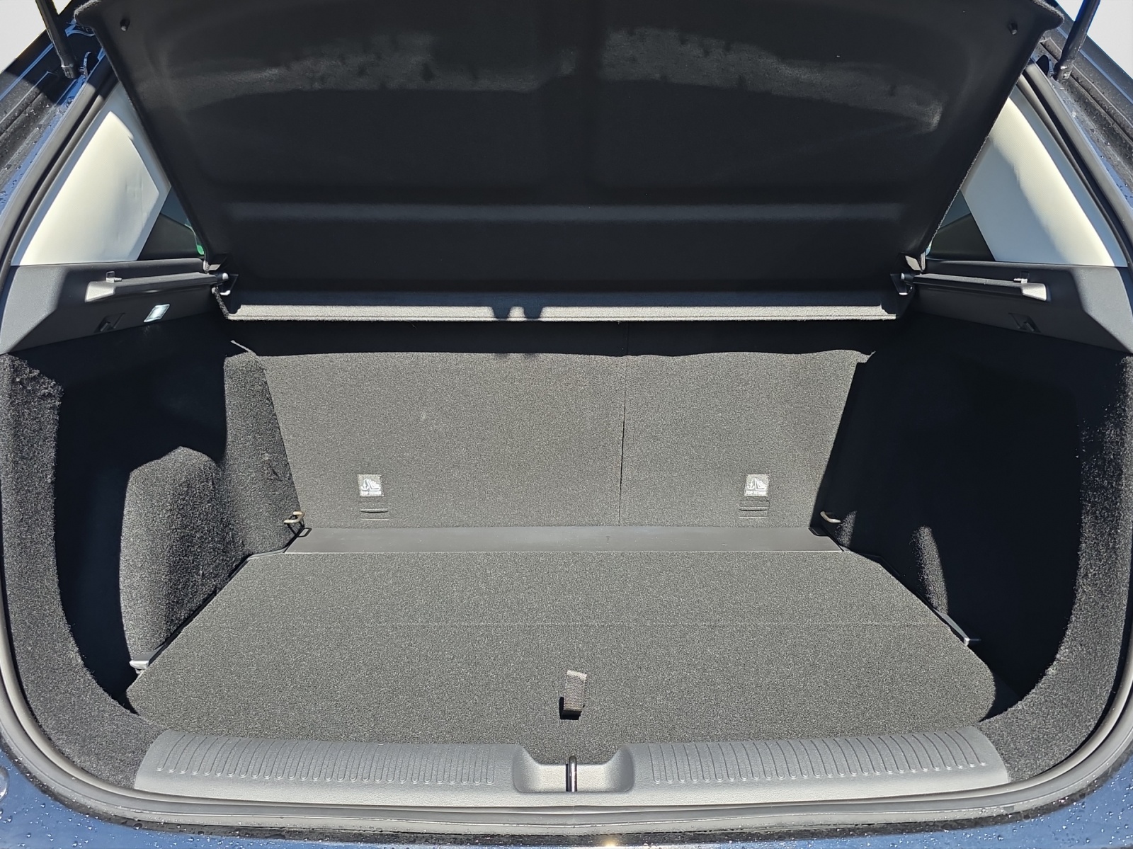 MG ZS 1.5 Hybrid+ Luxury-image-12