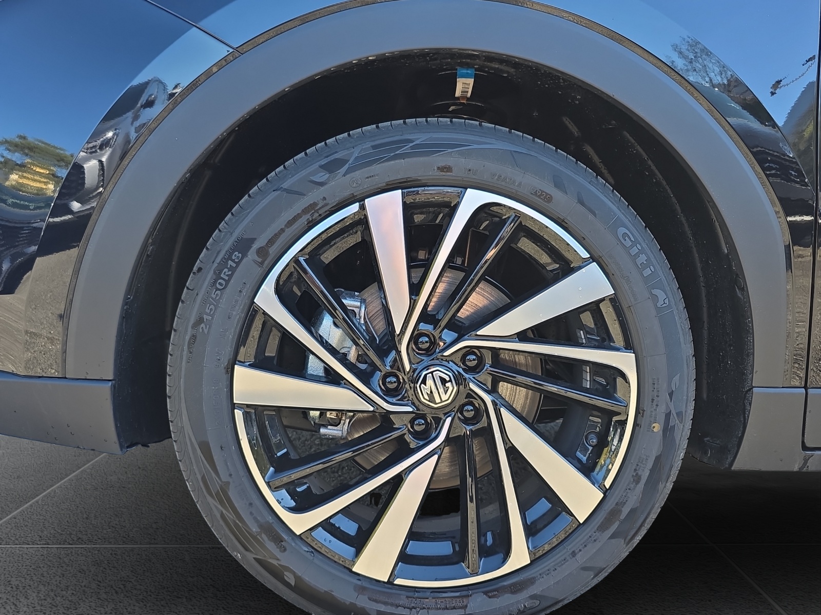 MG ZS 1.5 Hybrid+ Luxury-image-13