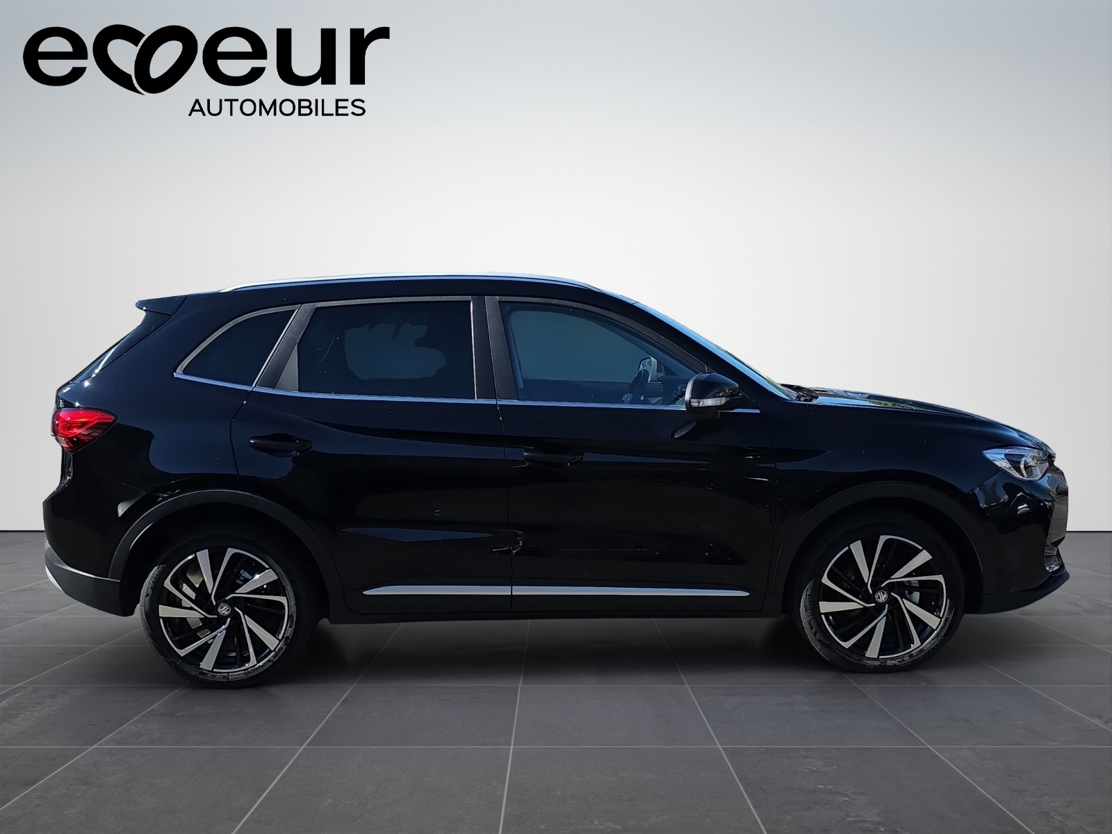 MG ZS 1.5 Hybrid+ Luxury-image-6