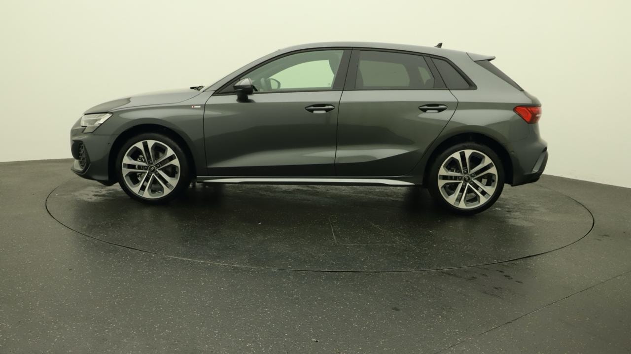 AUDI A3 Sportback TFSI 110 kW S line-image-1