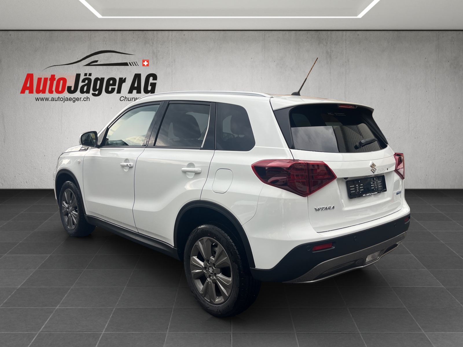 SUZUKI Vitara 1.4 Boosterjet Compact + 4x4 Hybrid Automatic-image-3