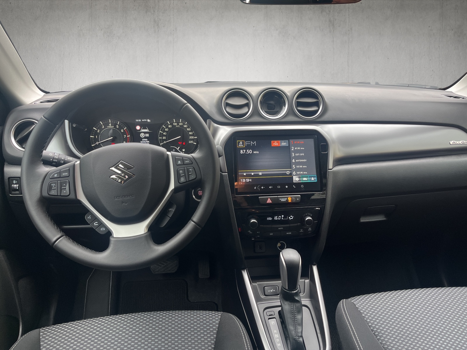 SUZUKI Vitara 1.4 Boosterjet Compact + 4x4 Hybrid Automatic-image-5