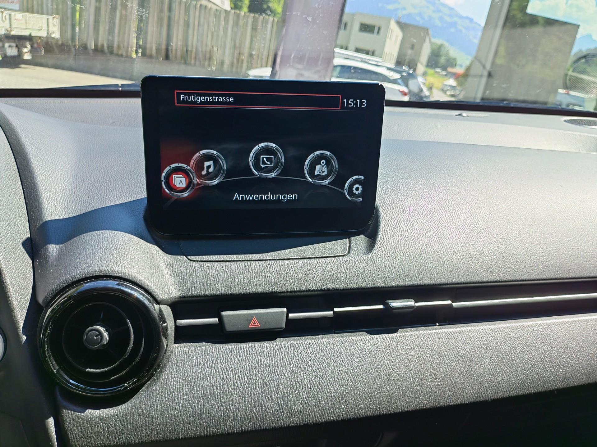 MAZDA 2 1.5 Challenge-image-8
