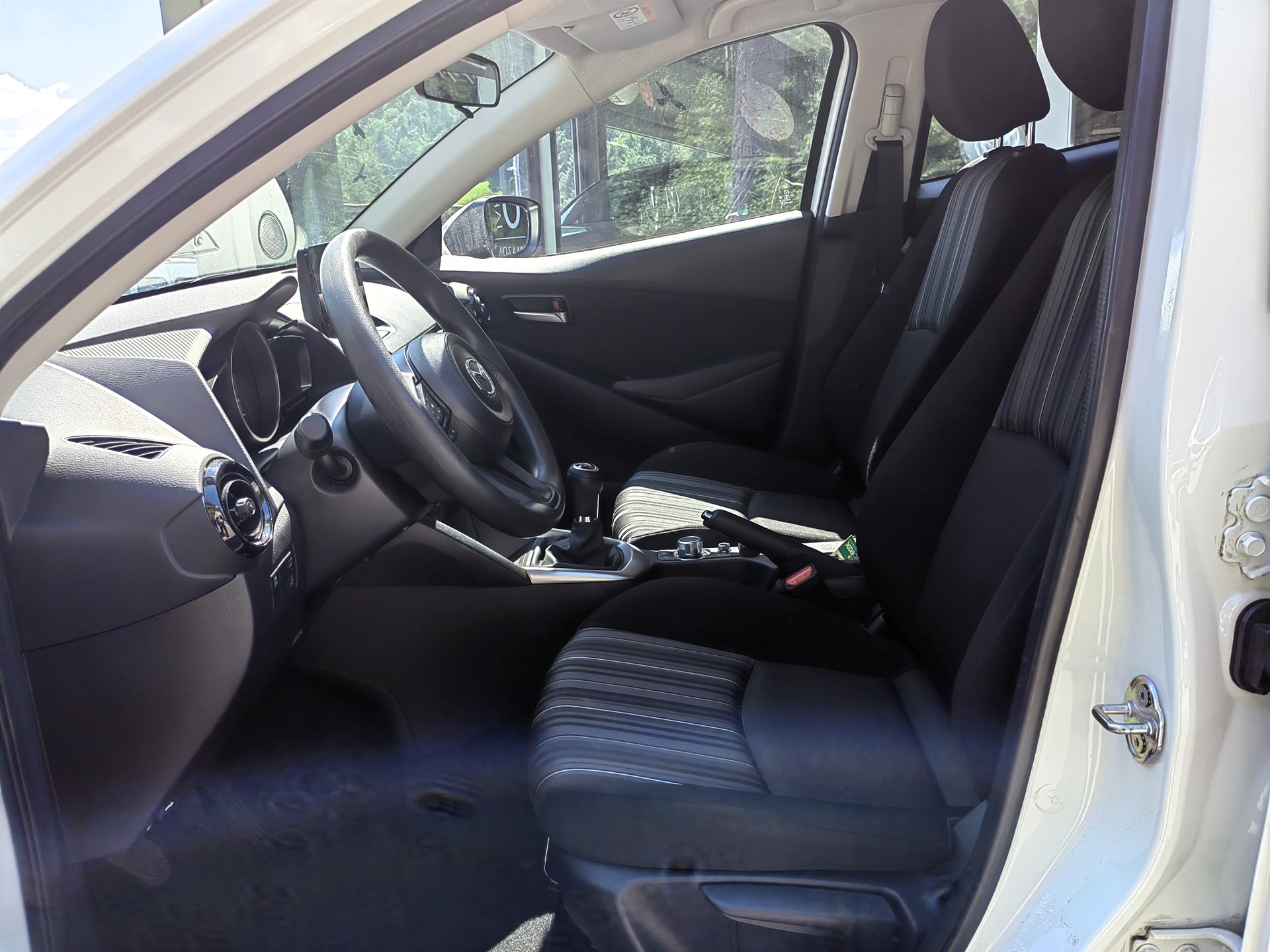 MAZDA 2 1.5 Challenge-image-1