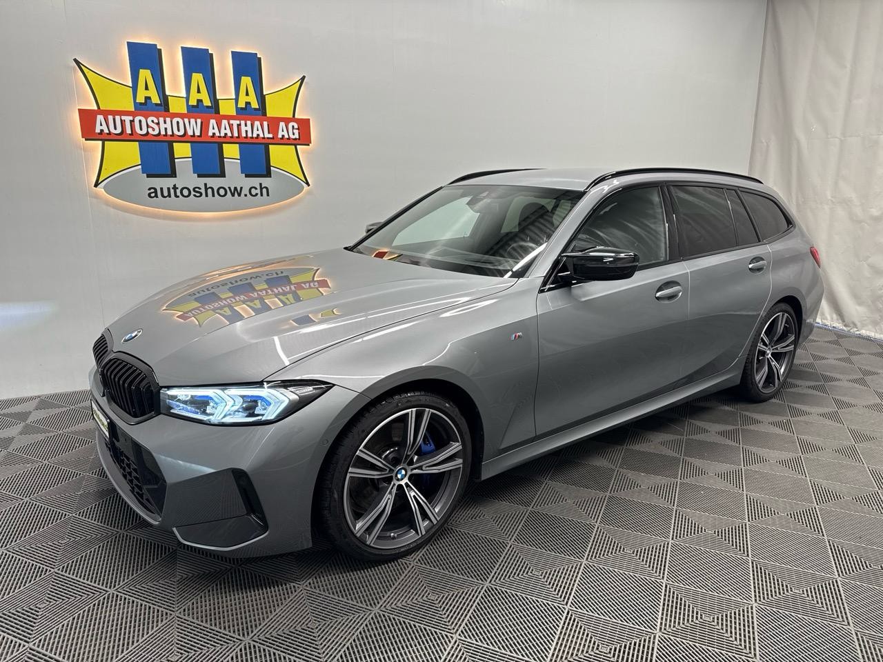BMW M340i xDrive 48V Touring Steptronic-image-0