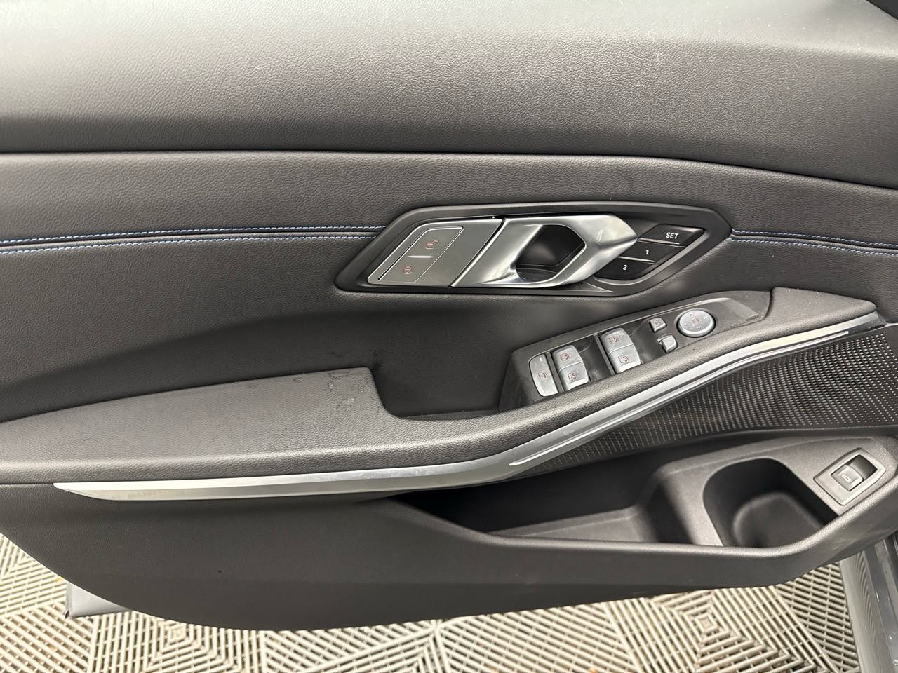 BMW M340i xDrive 48V Touring Steptronic-image-3
