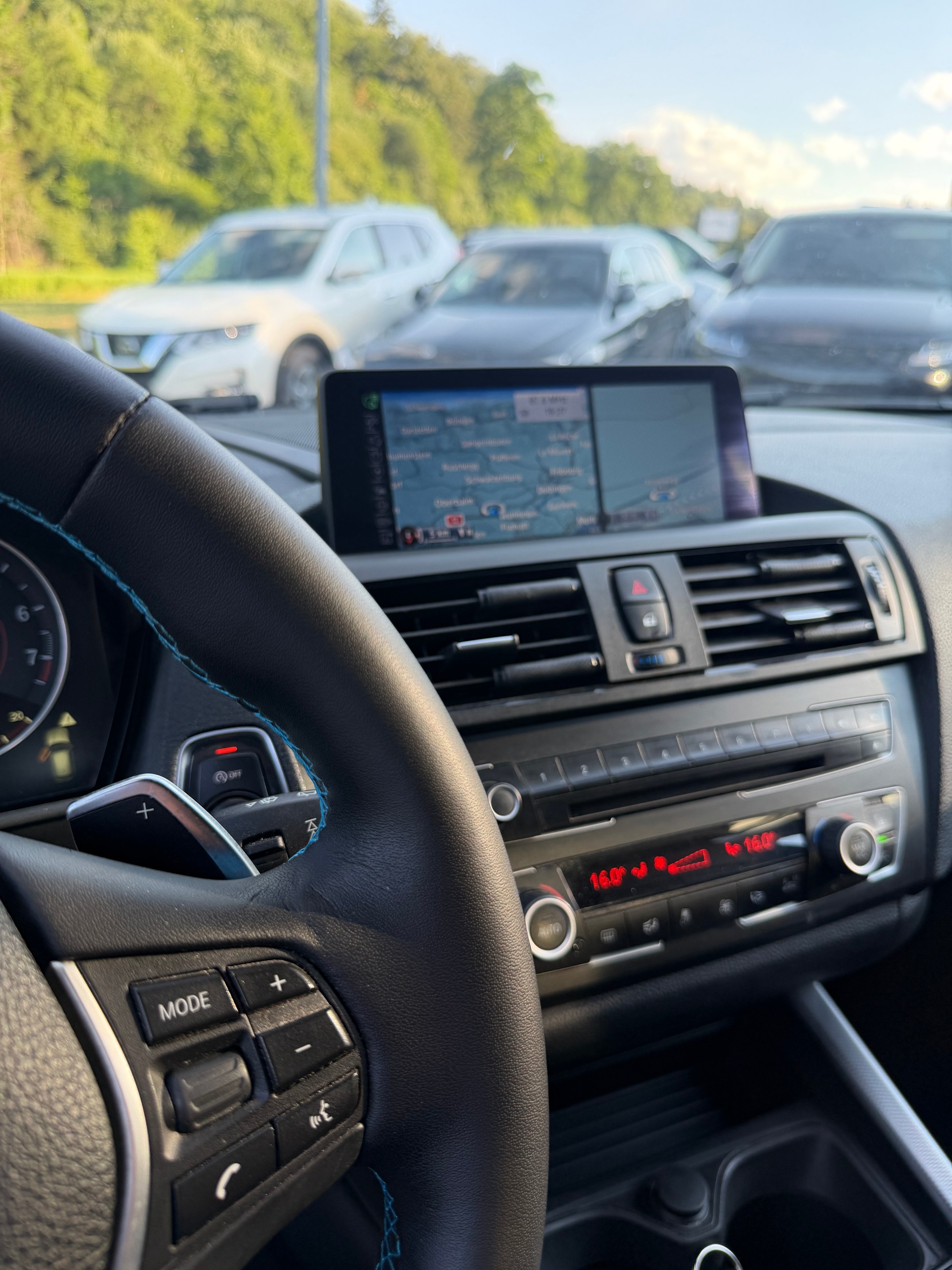 BMW M135i xDrive Steptronic-image-12
