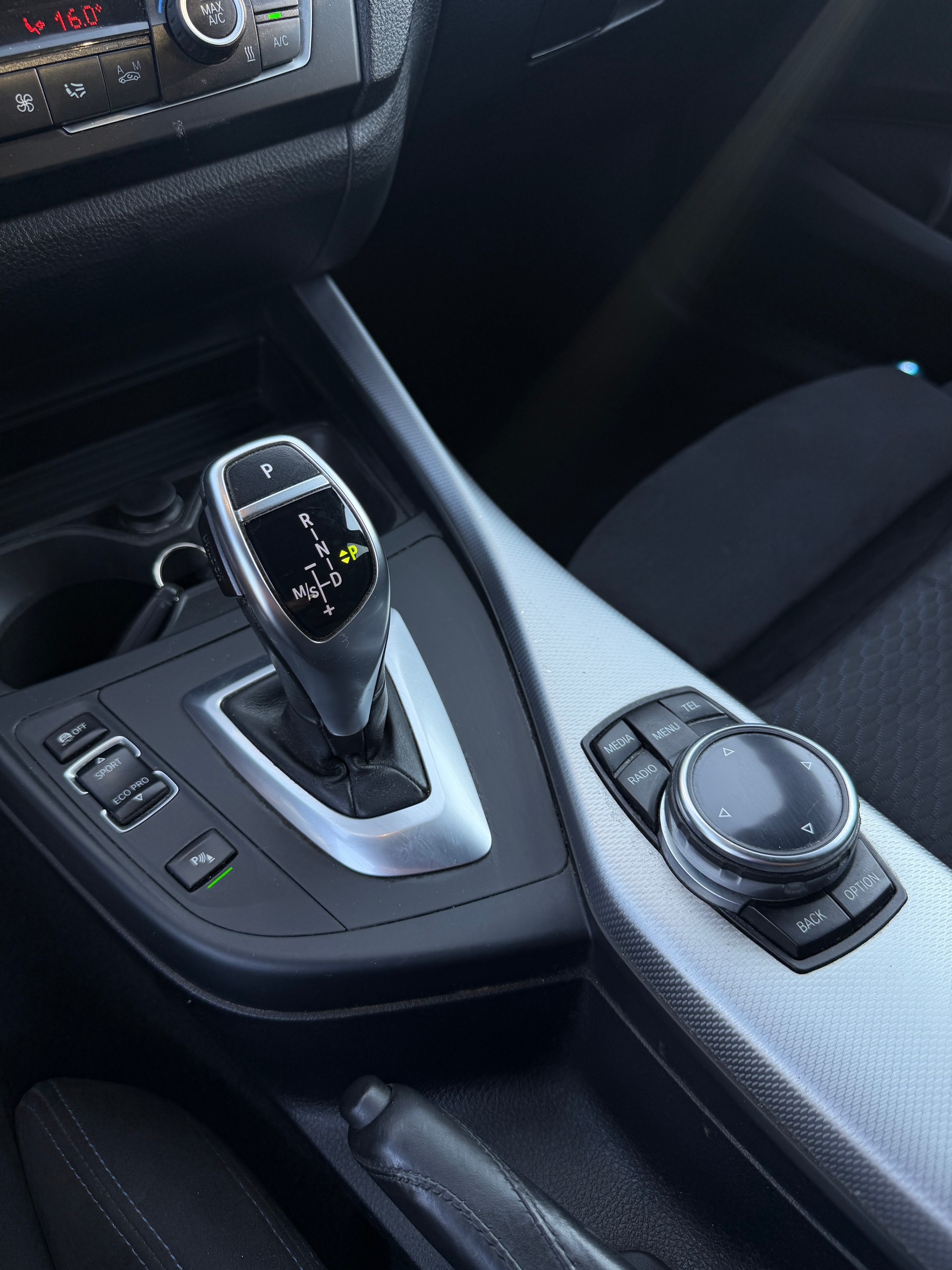 BMW M135i xDrive Steptronic-image-14