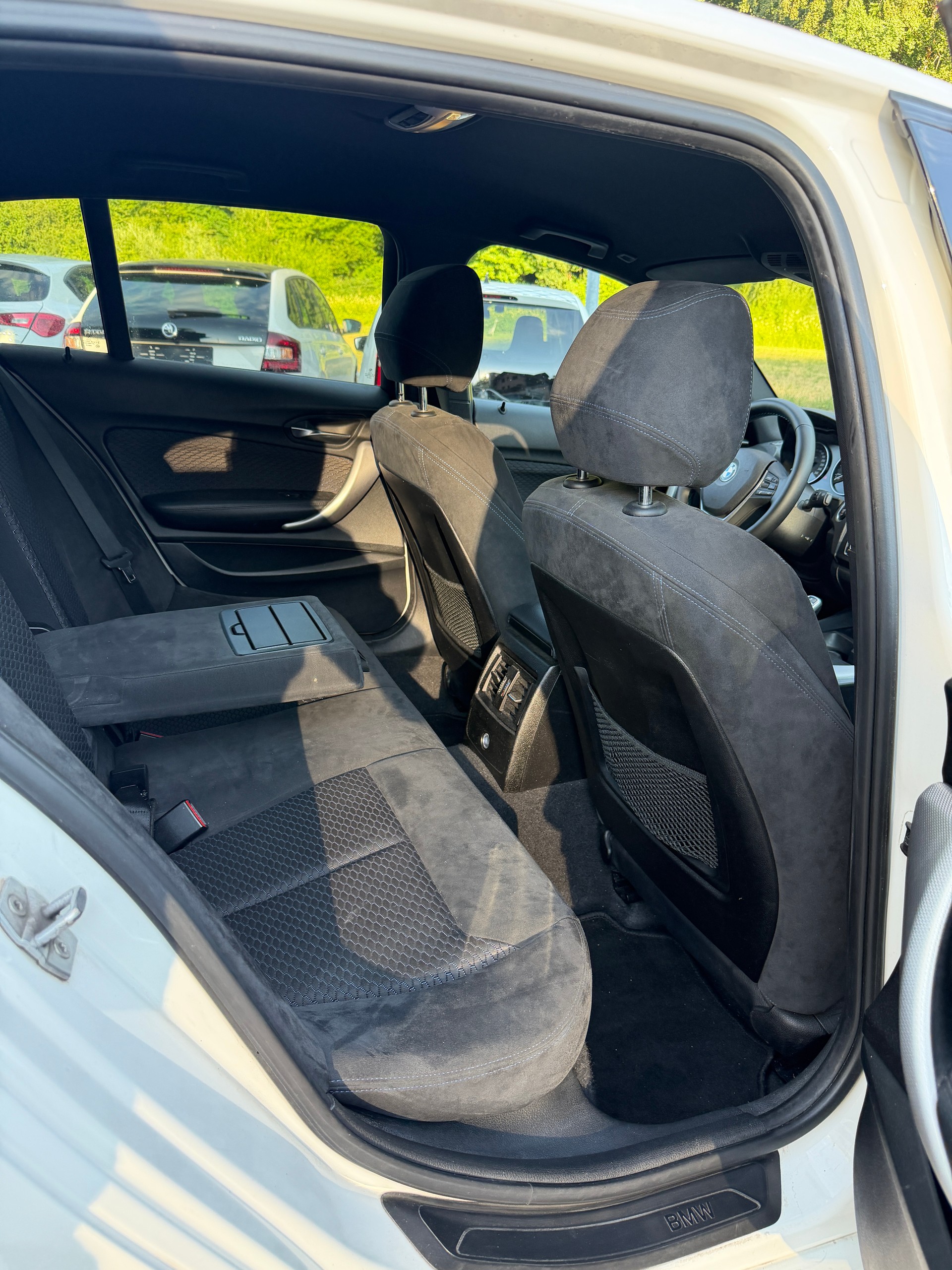 BMW M135i xDrive Steptronic-image-11
