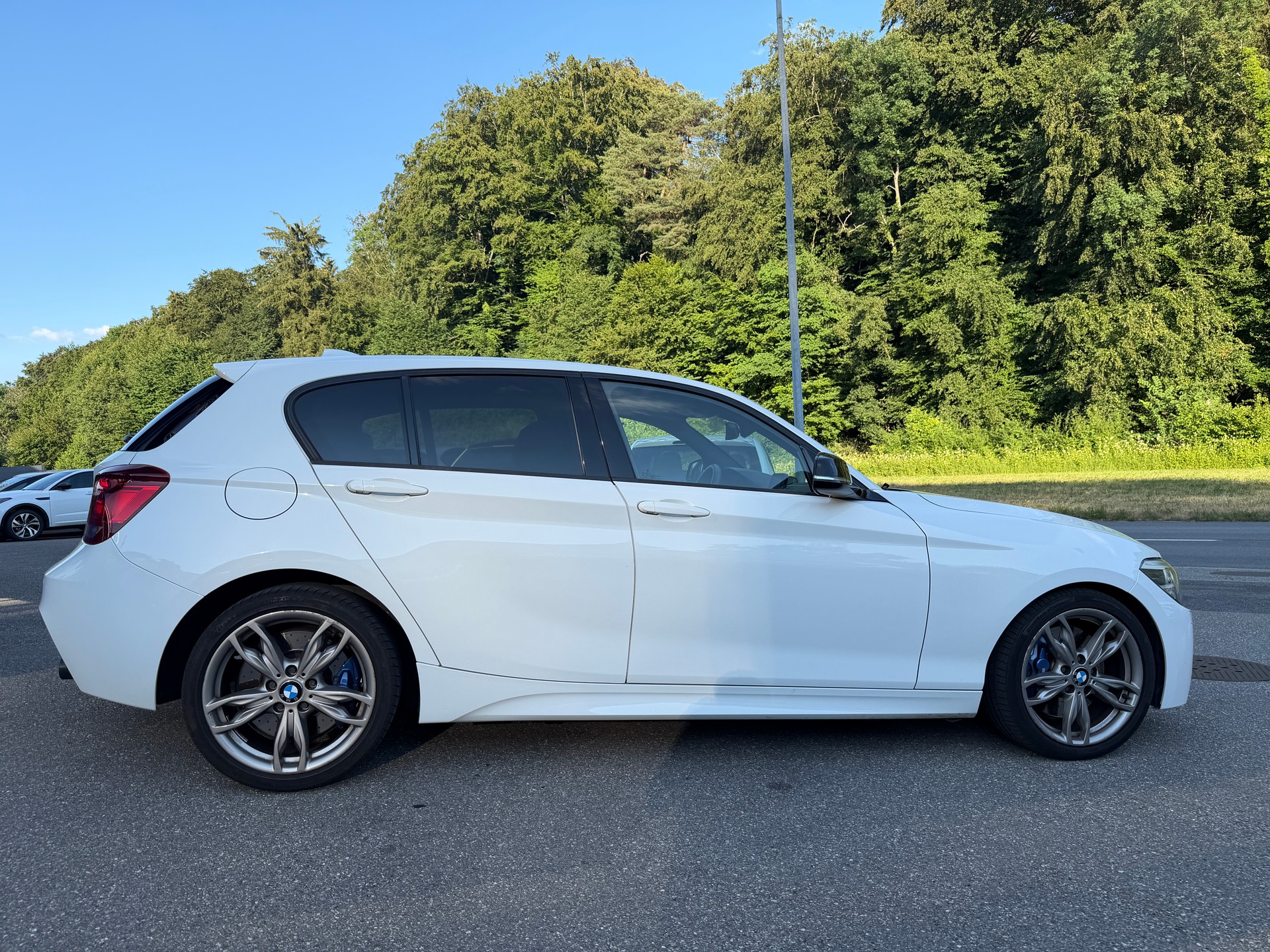 BMW M135i xDrive Steptronic-image-2
