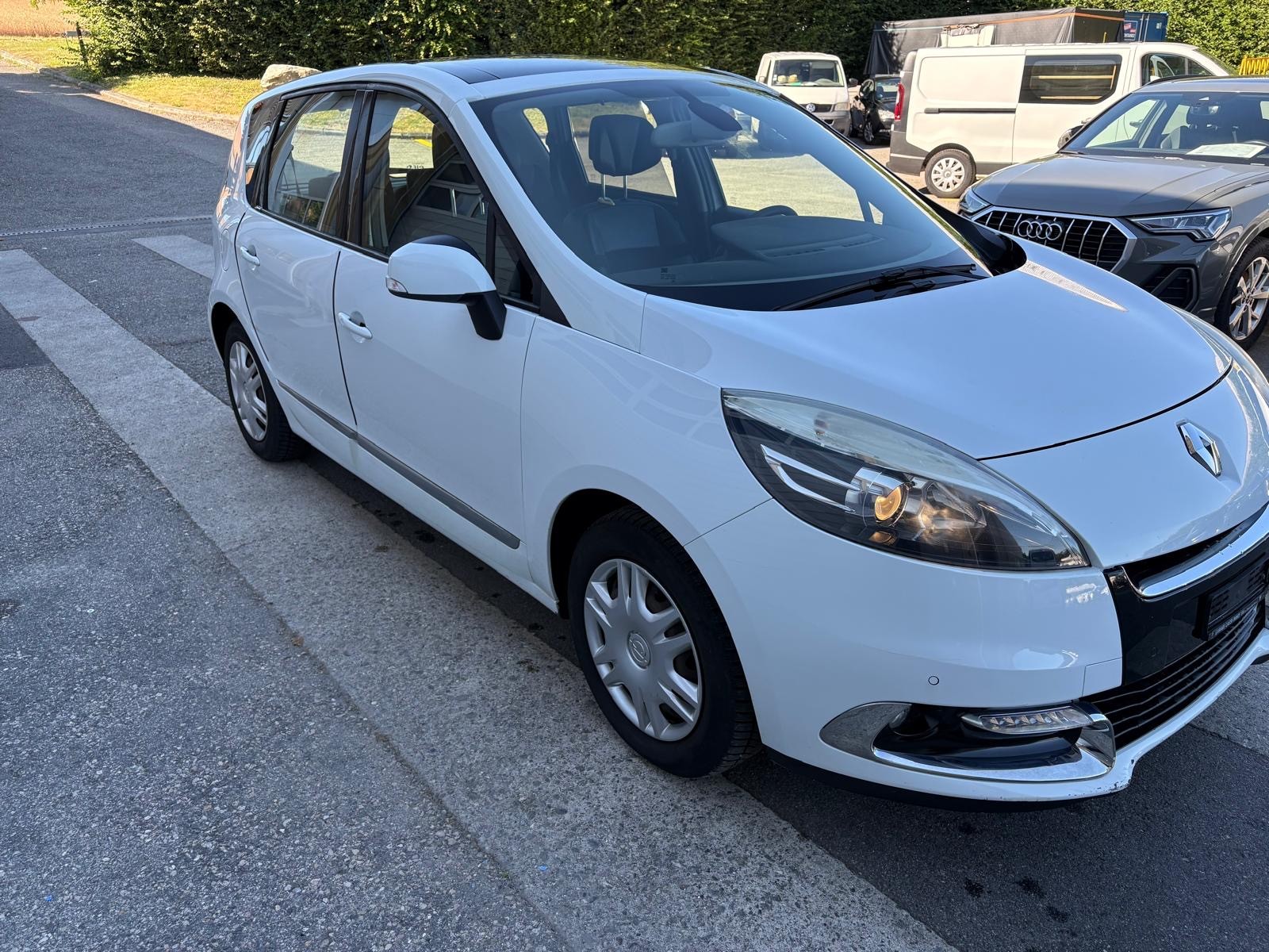 RENAULT Scénic 1.4 16V Turbo Privilège-image-2
