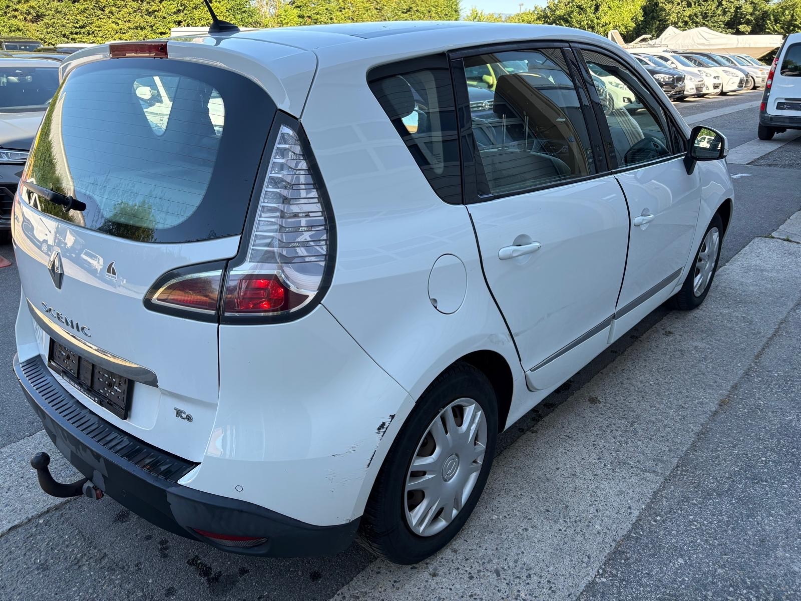 RENAULT Scénic 1.4 16V Turbo Privilège-image-3