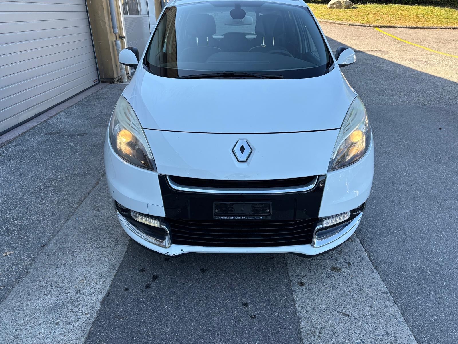 RENAULT Scénic 1.4 16V Turbo Privilège-image-1