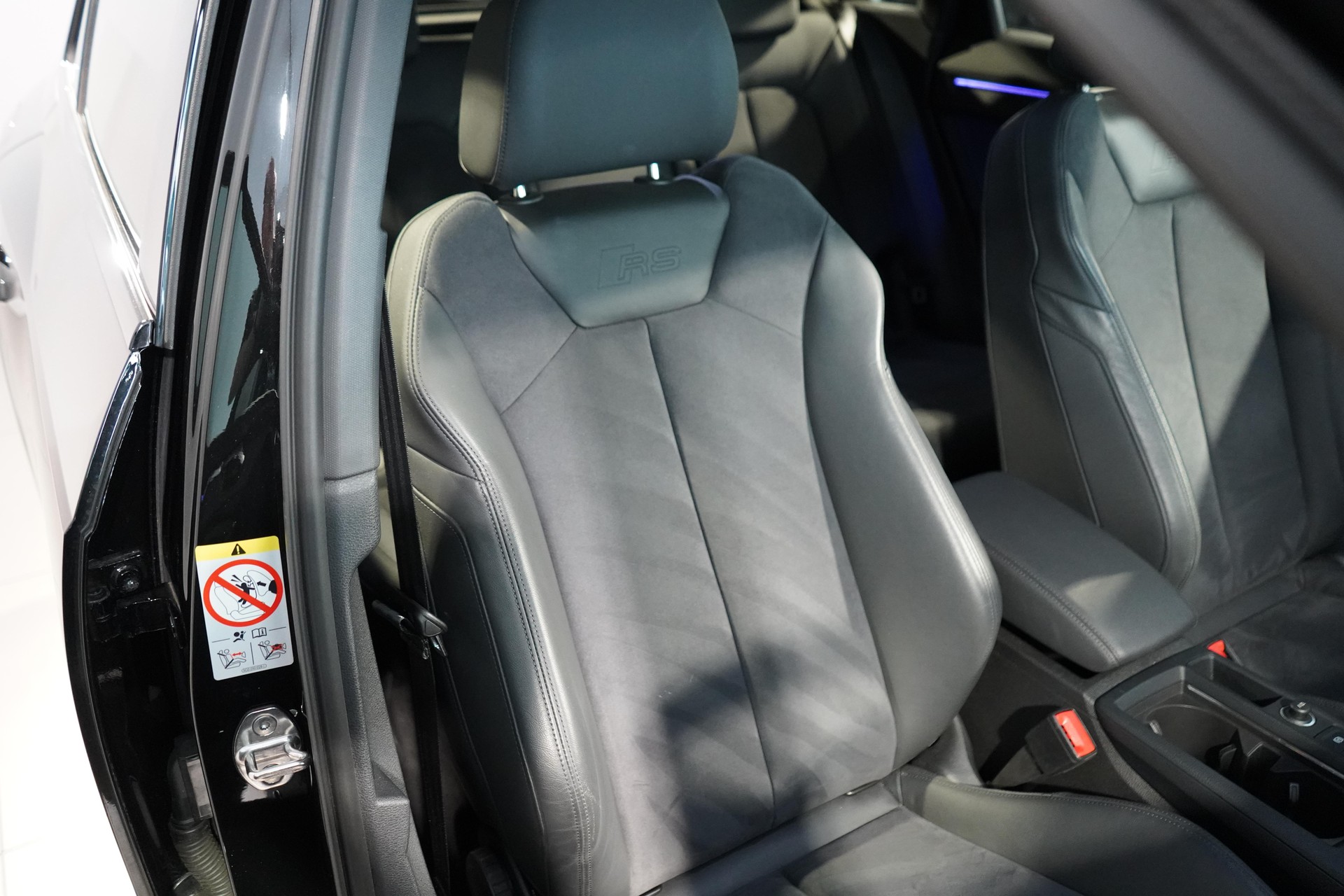 AUDI RS Q3 2.5 TFSI quattro S-Tronic-image-6