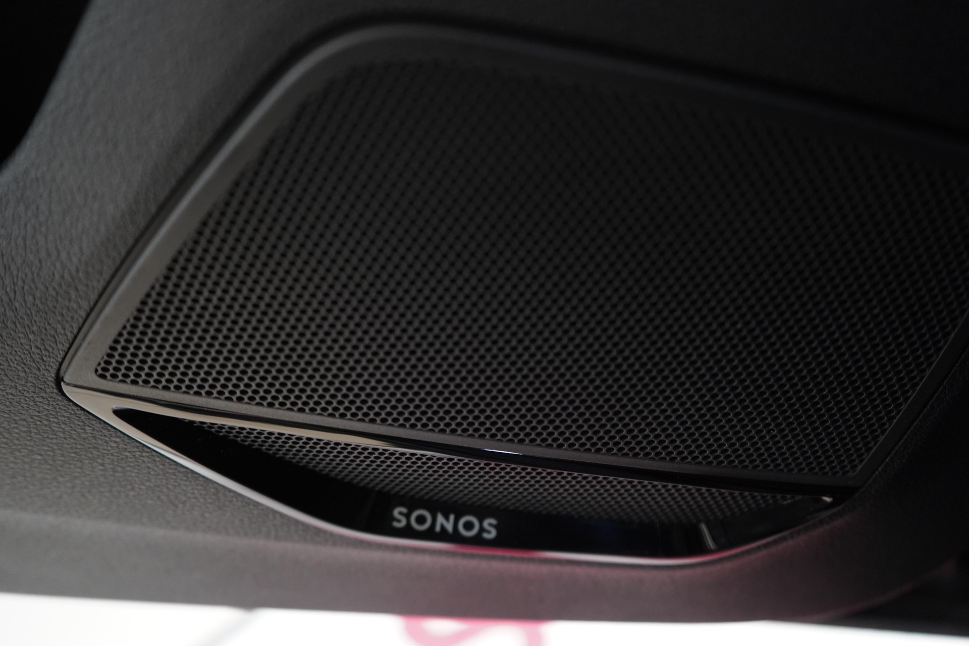 AUDI RS Q3 2.5 TFSI quattro S-Tronic-image-16