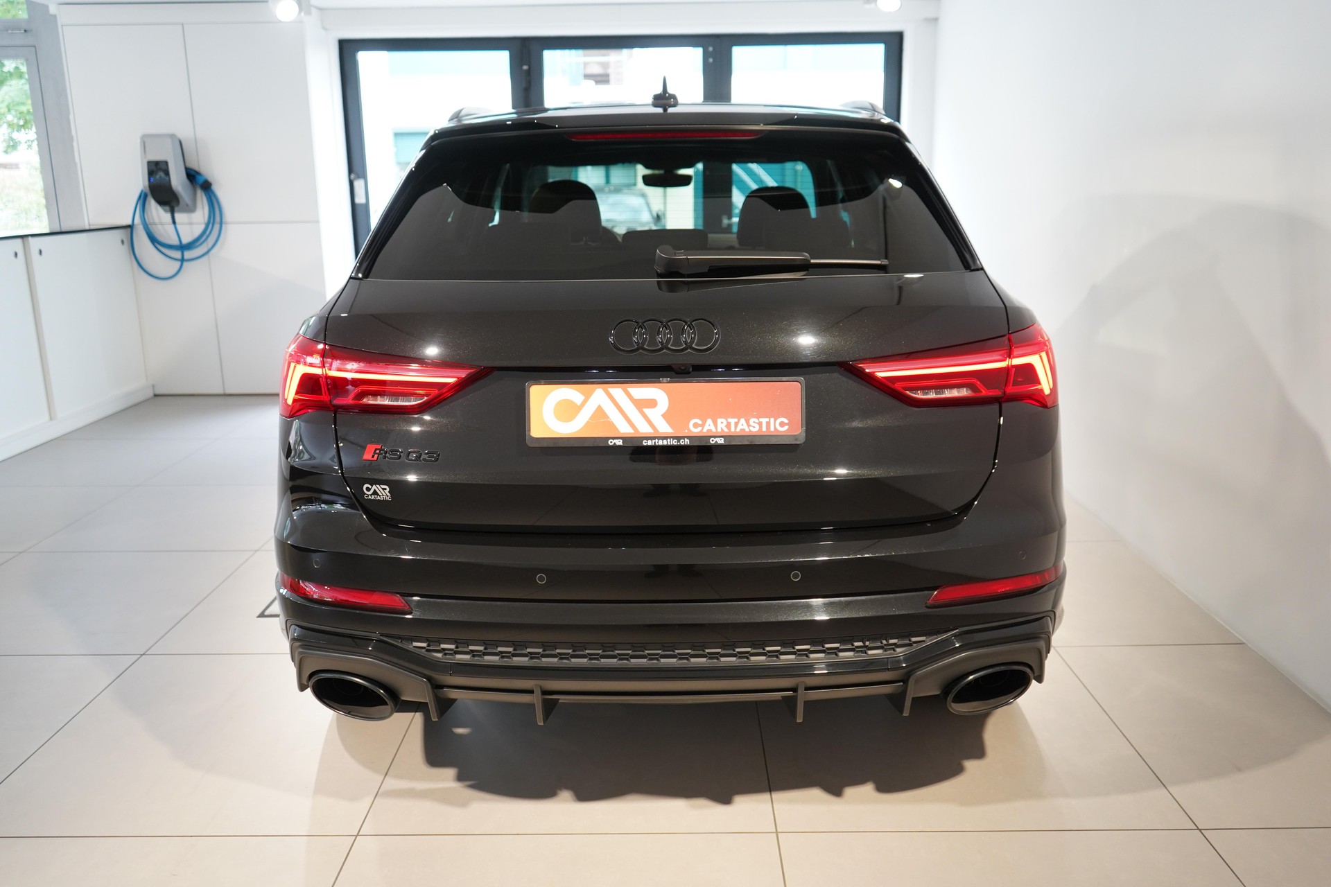 AUDI RS Q3 2.5 TFSI quattro S-Tronic-image-3