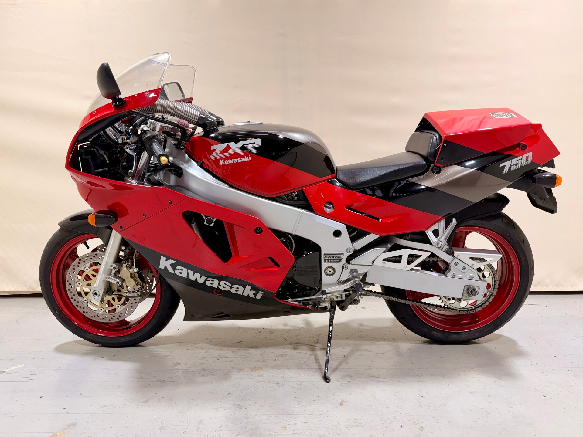 KAWASAKI ZXR-750-image-4