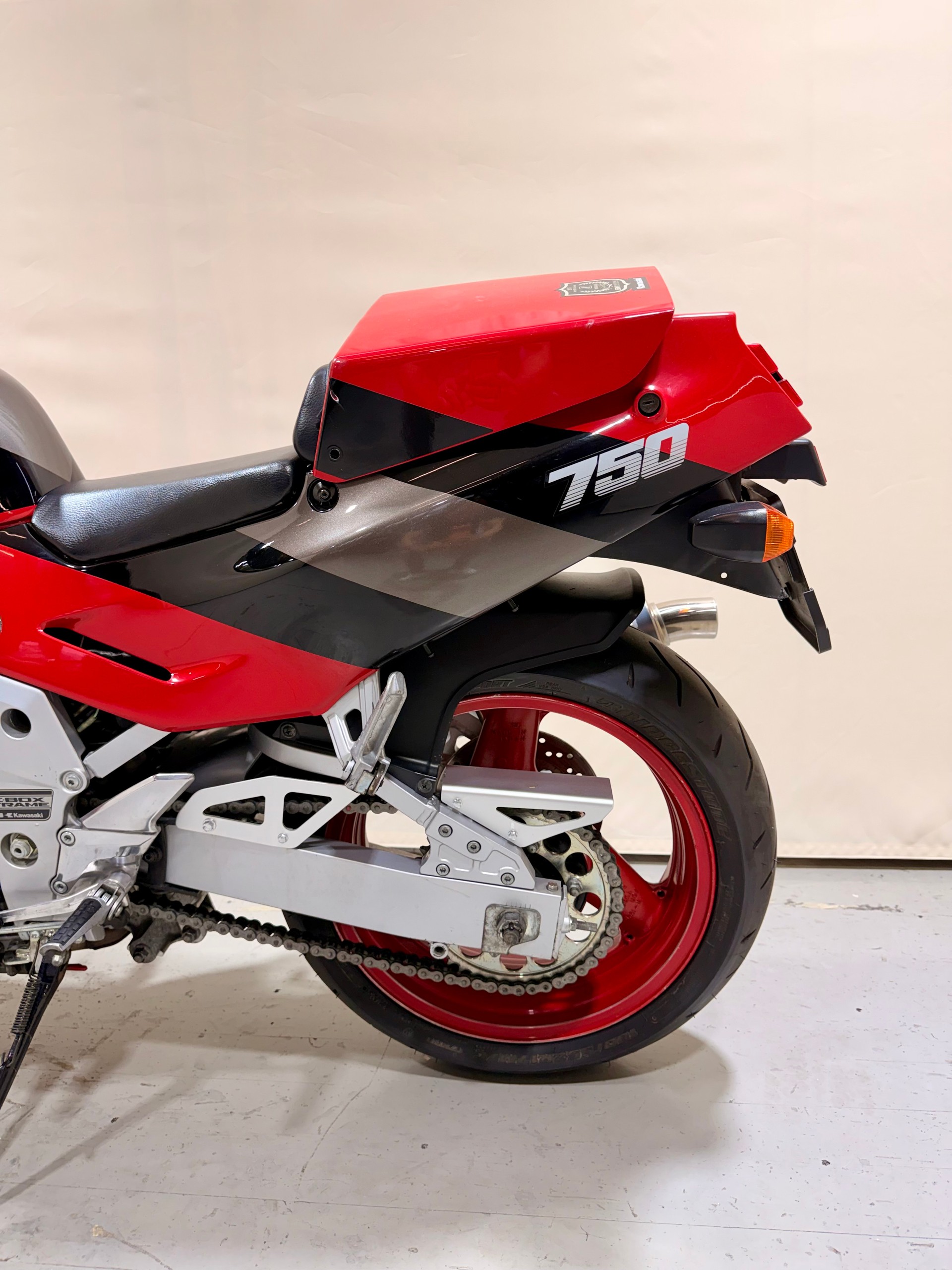 KAWASAKI ZXR-750-image-7