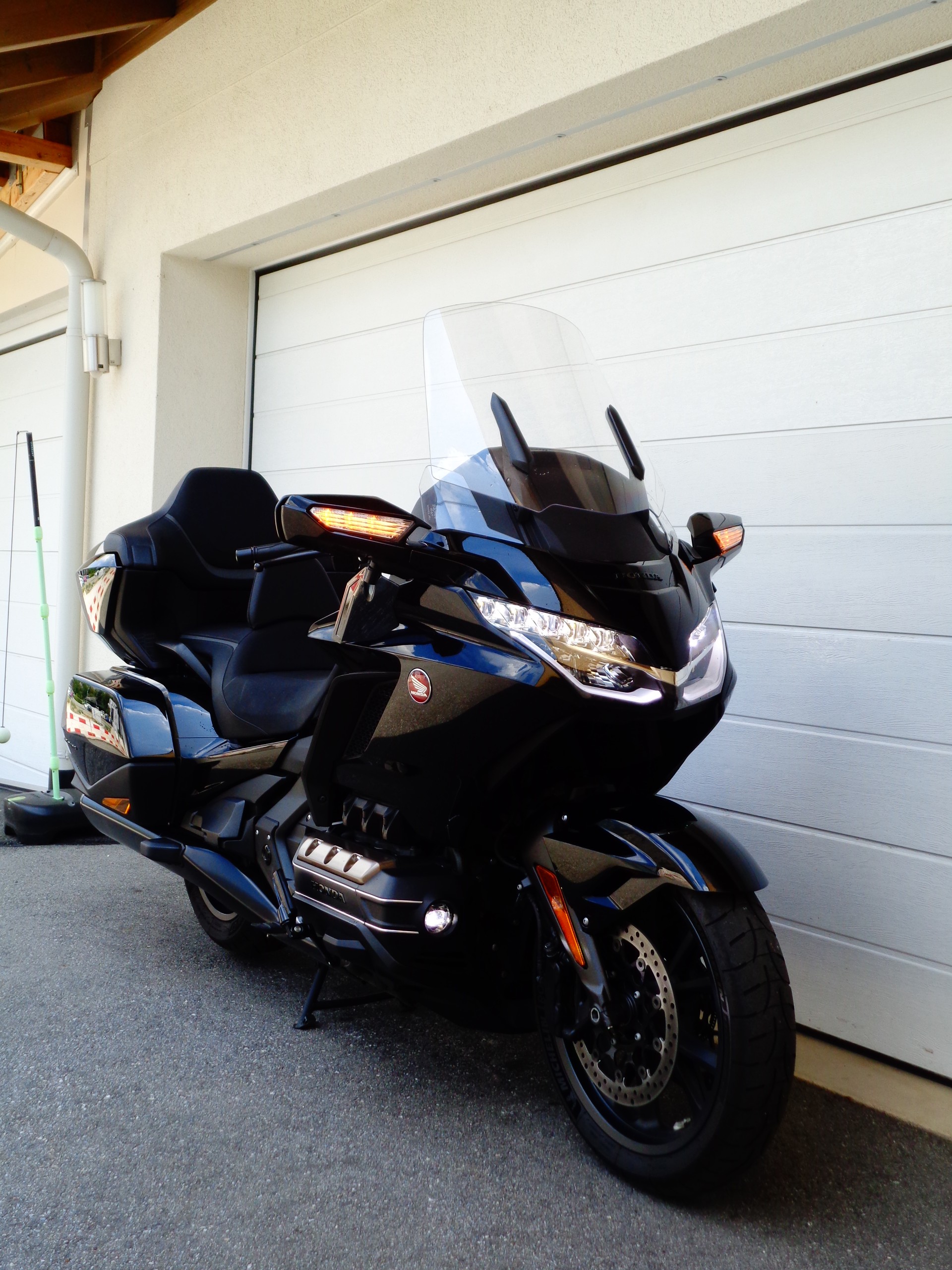HONDA GL 1800 ES Tour Goldwing E-Suspension-showroom-element-1