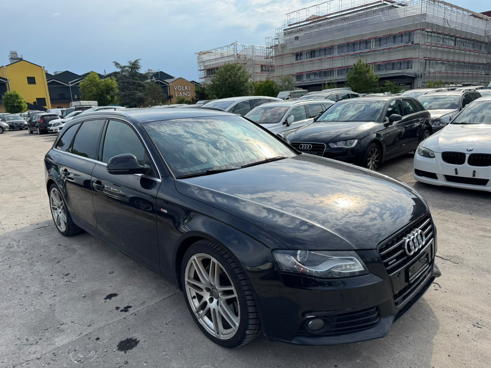 AUDI A4 Avant 3.0 TDI quattro S-tronic S Line-image-2