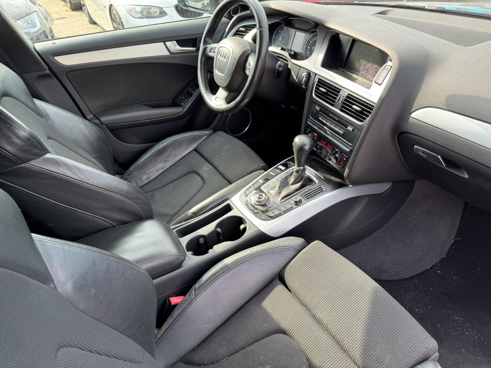 AUDI A4 Avant 3.0 TDI quattro S-tronic S Line-image-7