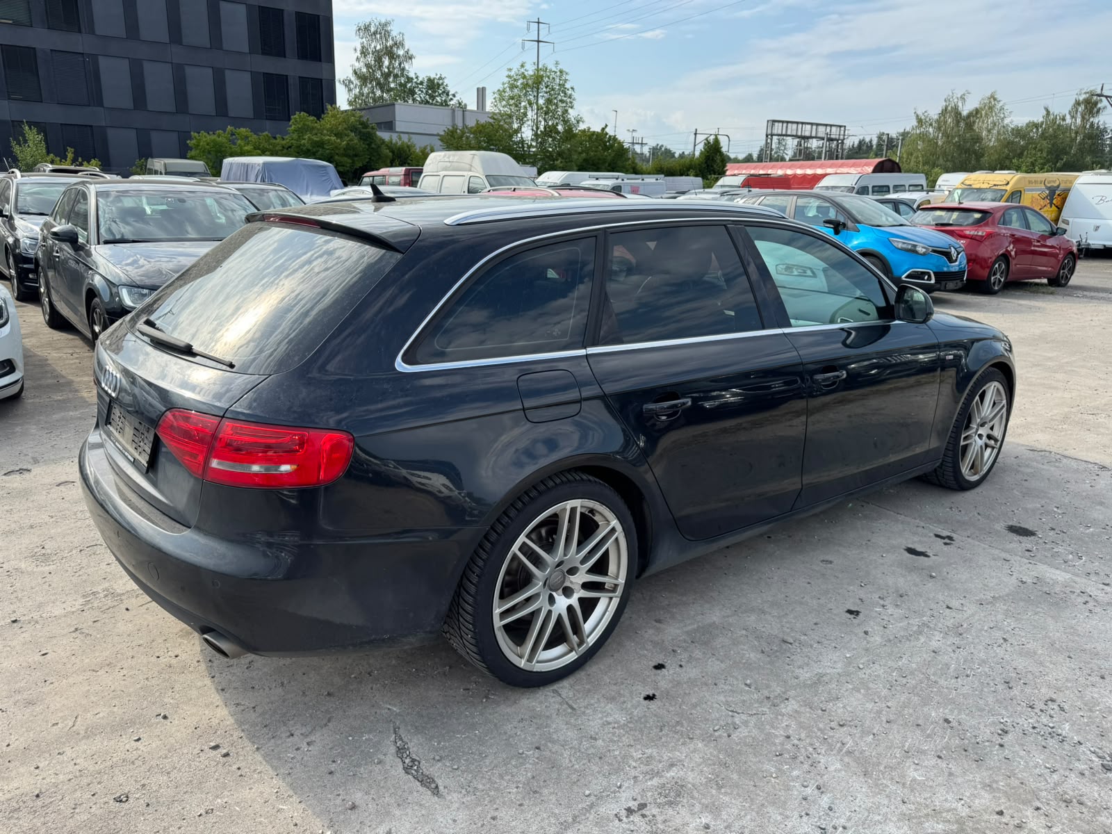 AUDI A4 Avant 3.0 TDI quattro S-tronic S Line-image-3