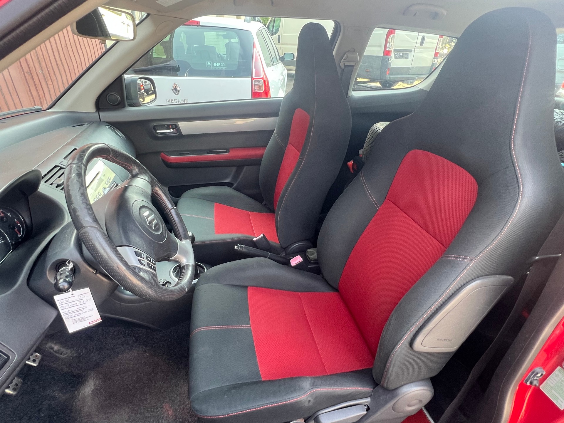 SUZUKI Swift 1.6i 16V Sport-image-8