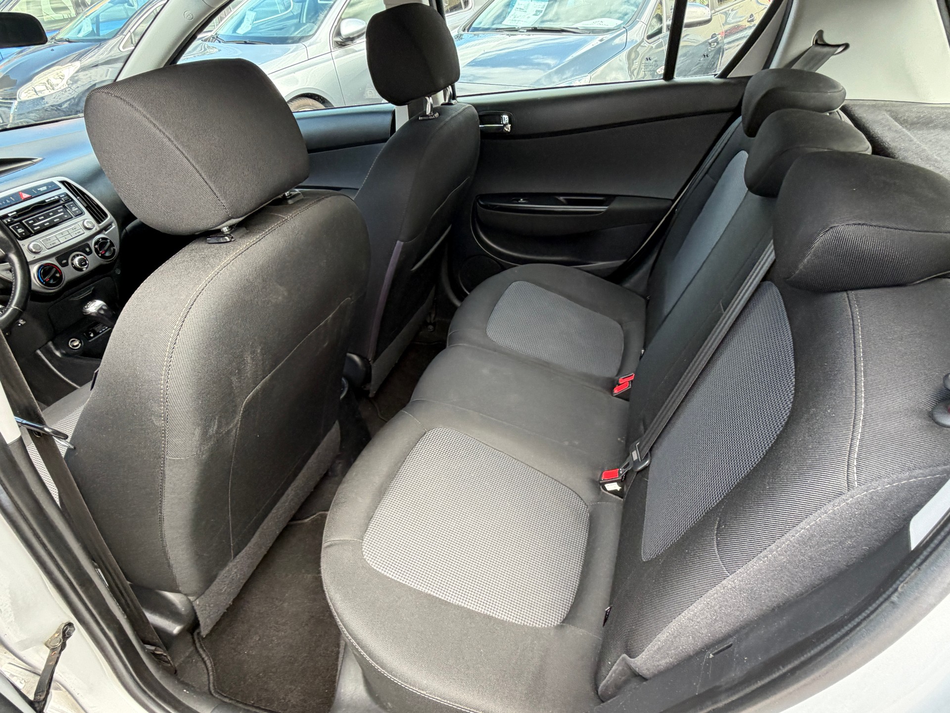 HYUNDAI i20 1.4 Style-image-6