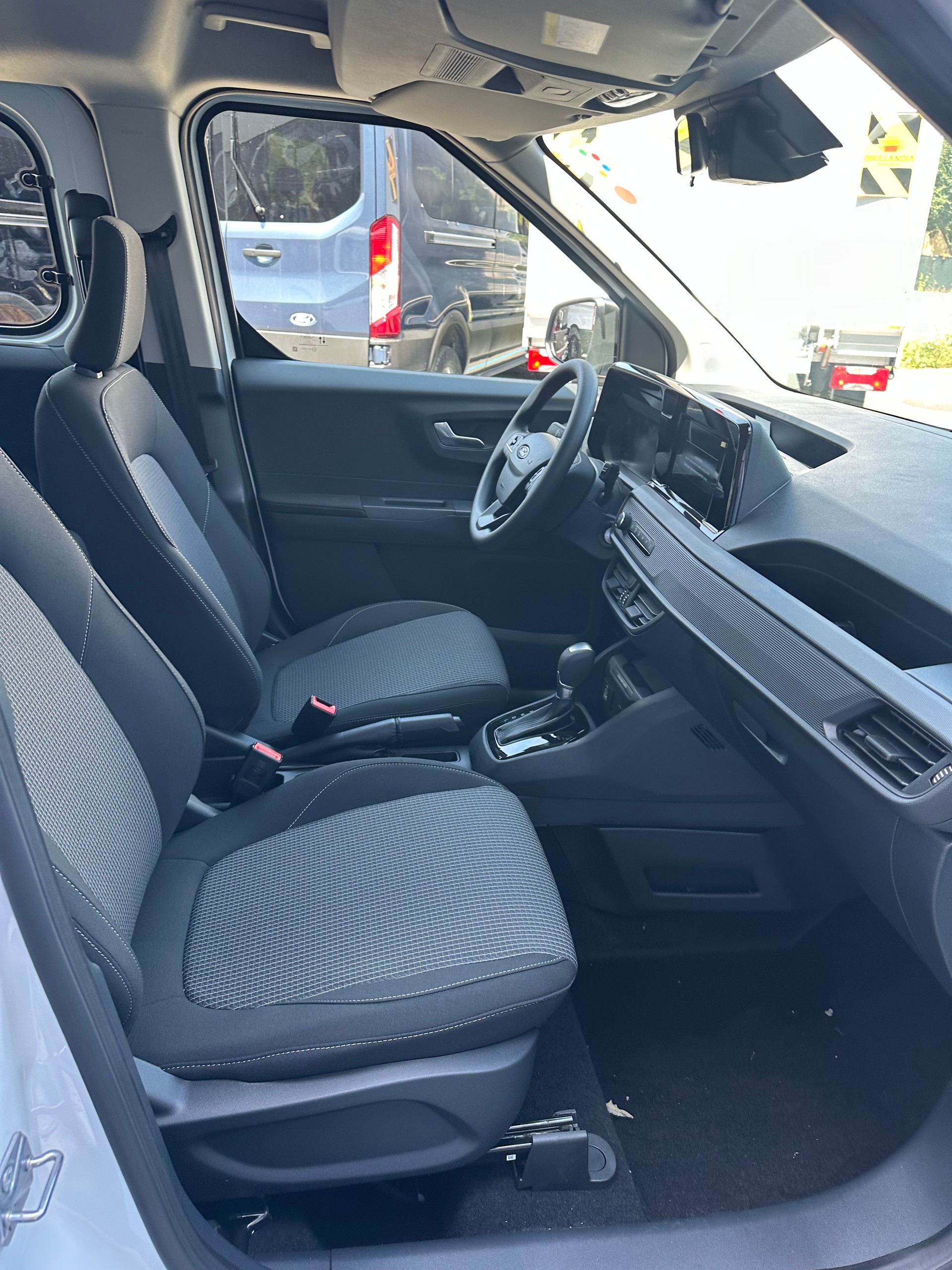 FORD Transit Courier dcab. van 1.0 Trend/125CV/Aut.-image-12