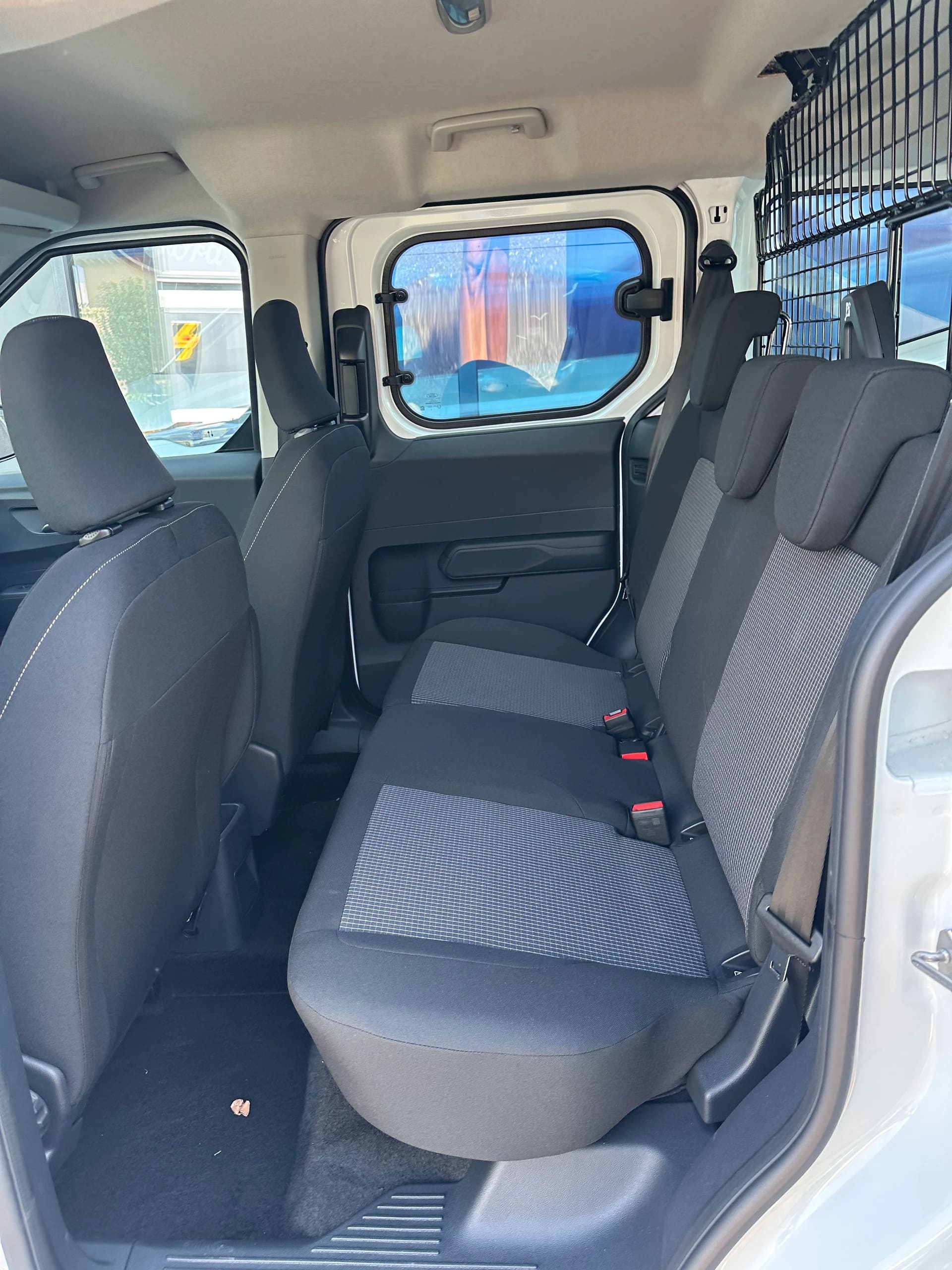 FORD Transit Courier dcab. van 1.0 Trend/125CV/Aut.-image-11