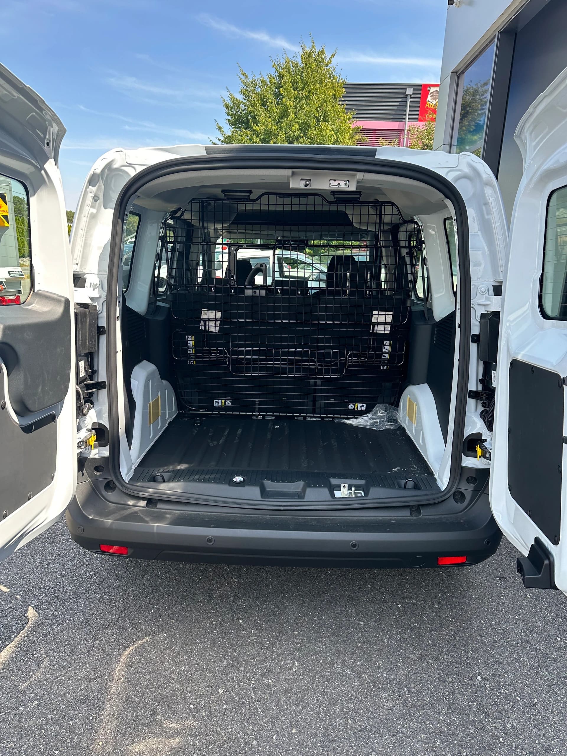 FORD Transit Courier dcab. van 1.0 Trend/125CV/Aut.-image-5