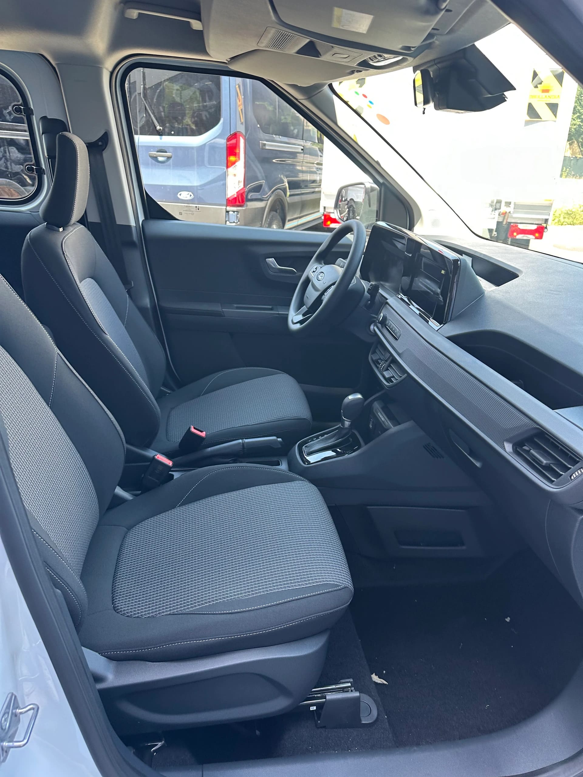 FORD Transit Courier dcab. van 1.0 Trend/125CV/Aut.-image-13