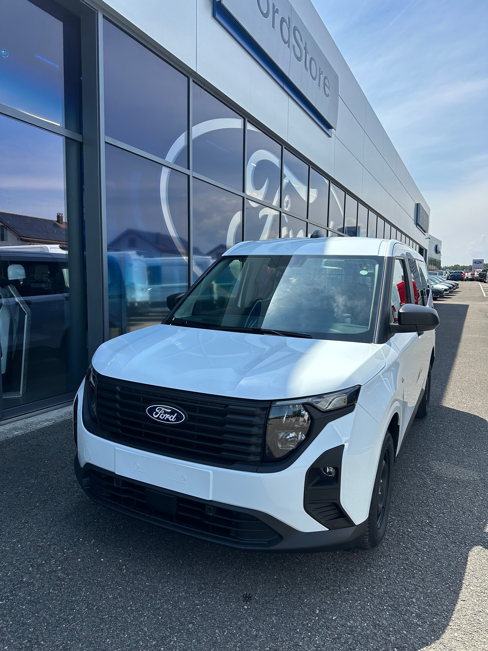 FORD Transit Courier dcab. van 1.0 Trend/125CV/Aut.-image-0
