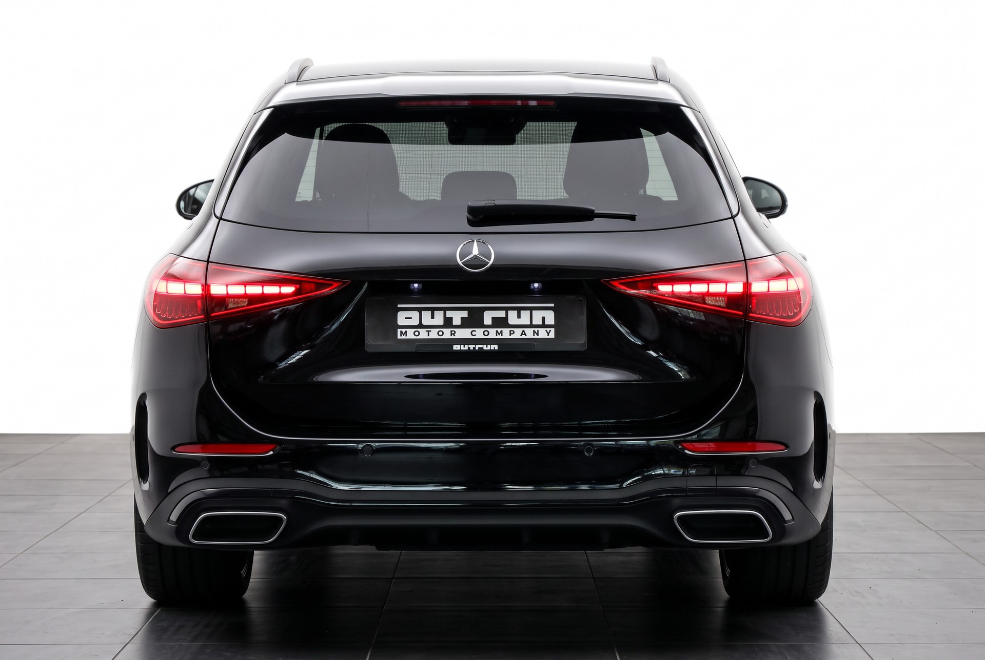 MERCEDES-BENZ C 300 e T AMG Line-image-2