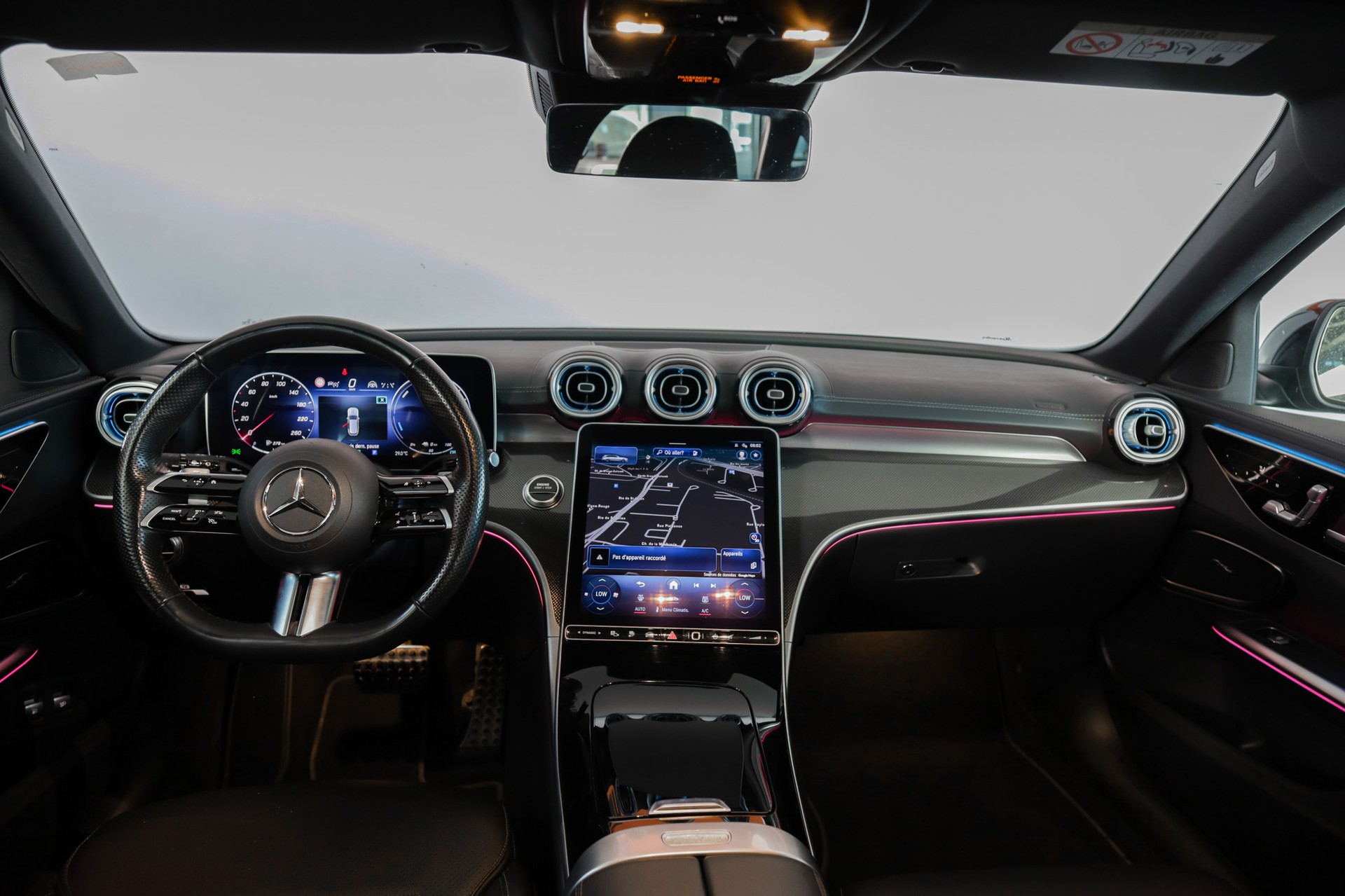 MERCEDES-BENZ C 300 e T AMG Line-image-8