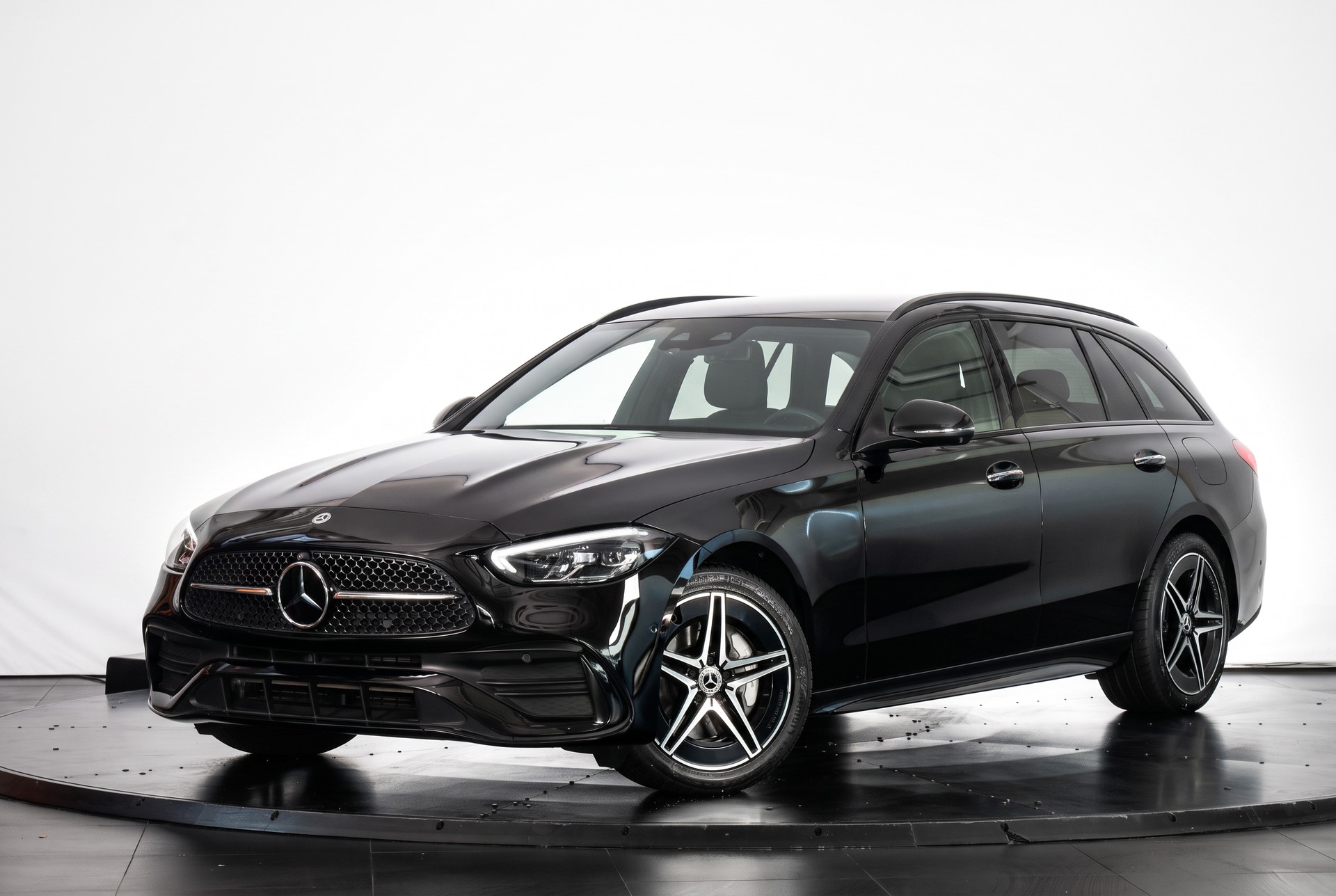 MERCEDES-BENZ C 300 e T AMG Line-image-4