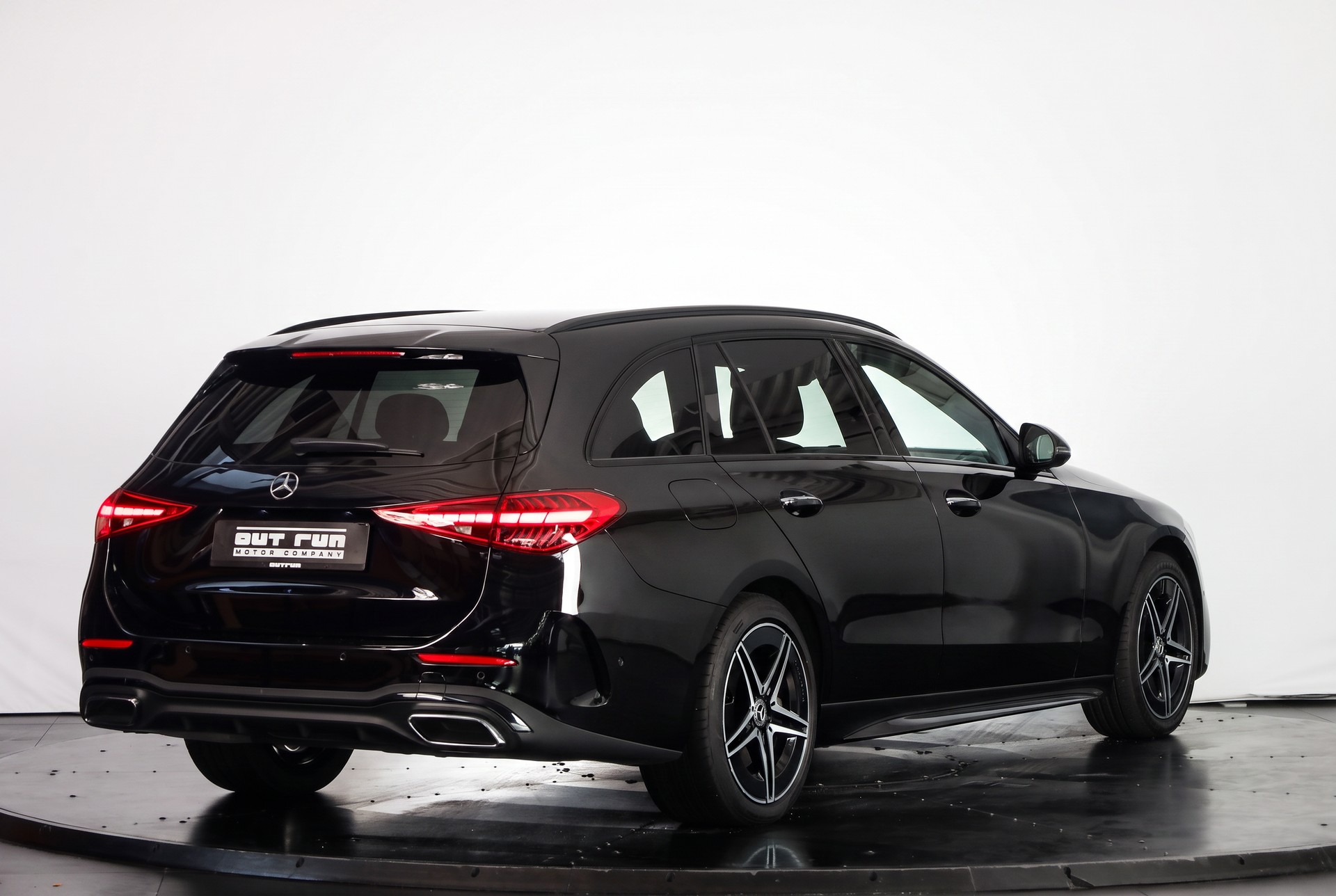 MERCEDES-BENZ C 300 e T AMG Line-image-5