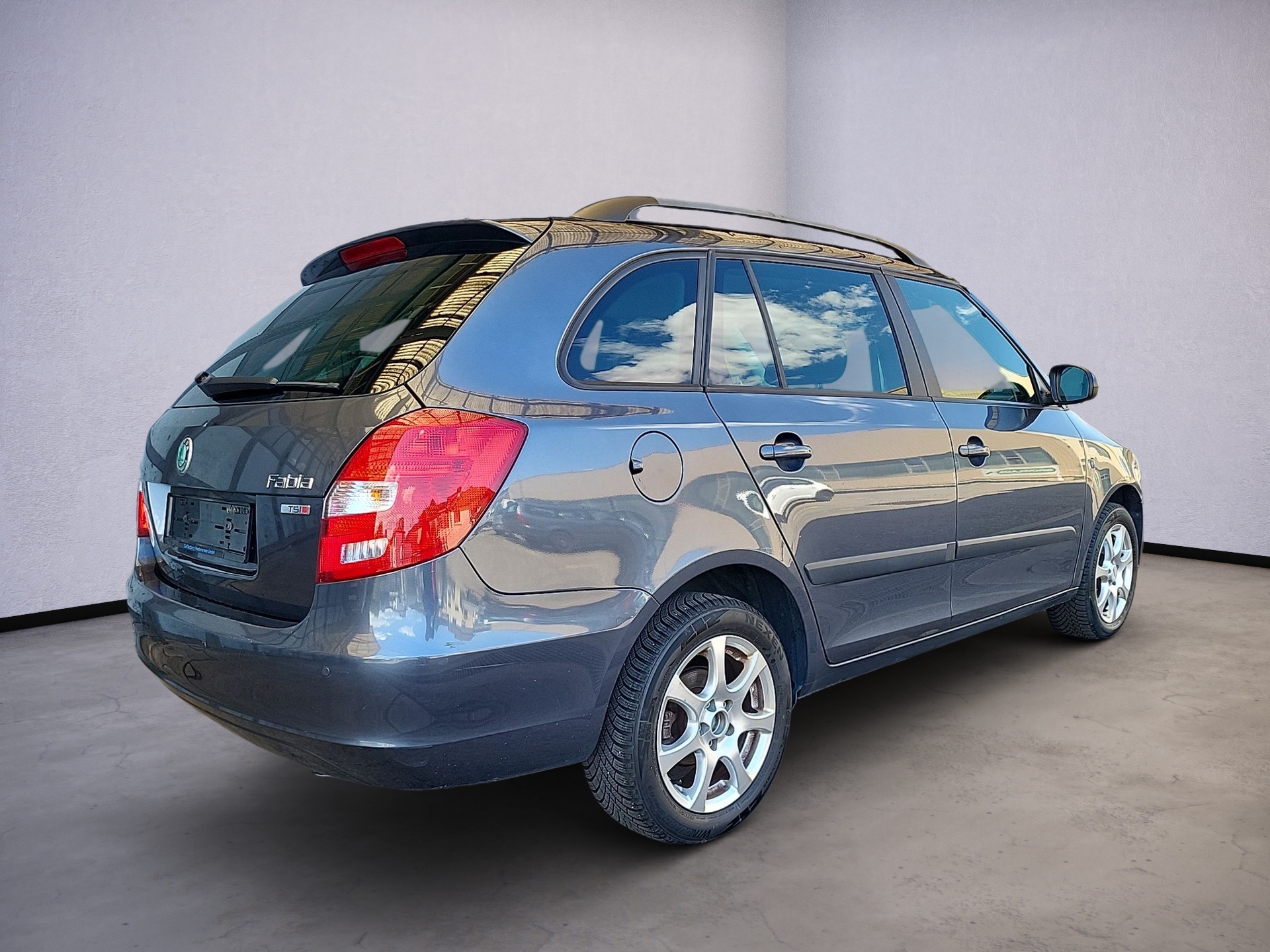 SKODA Fabia 1.2 TSI Classic DSG-image-4