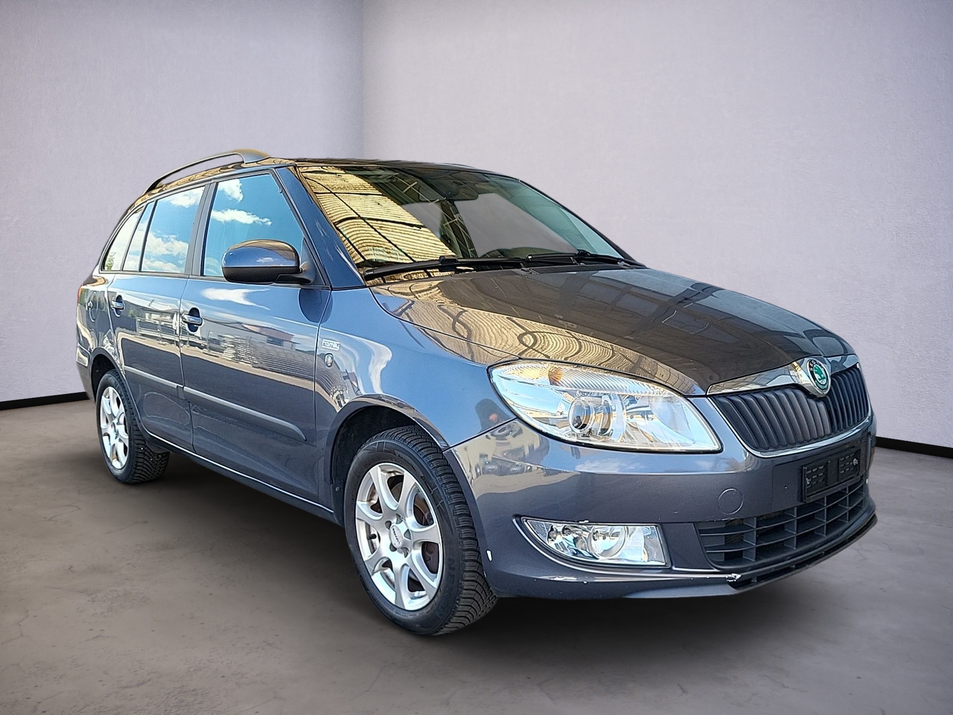 SKODA Fabia 1.2 TSI Classic DSG-image-2