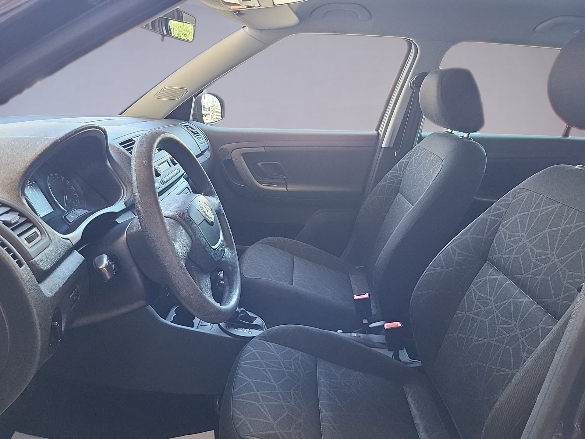 SKODA Fabia 1.2 TSI Classic DSG-image-9