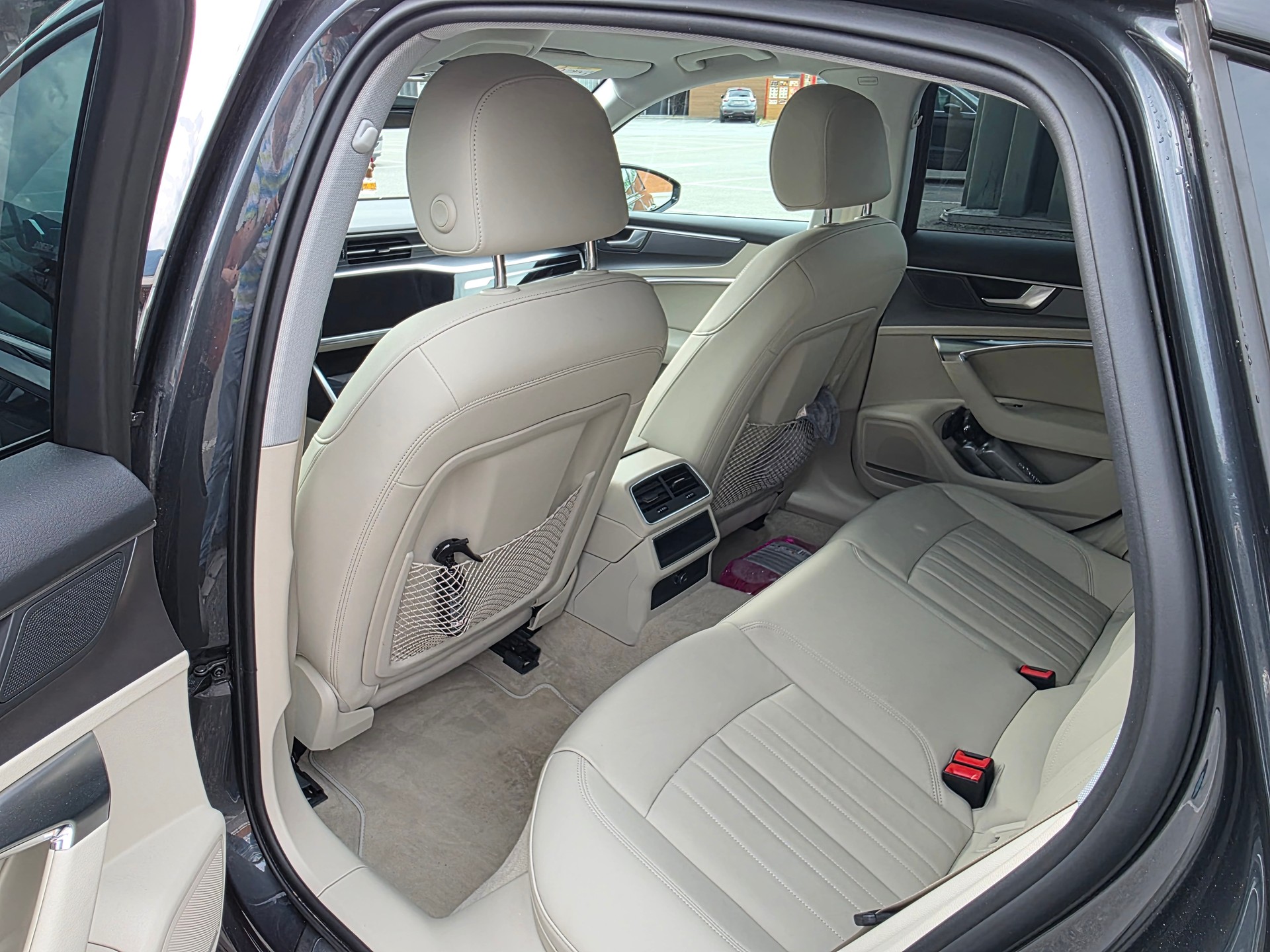 AUDI C8-image-1
