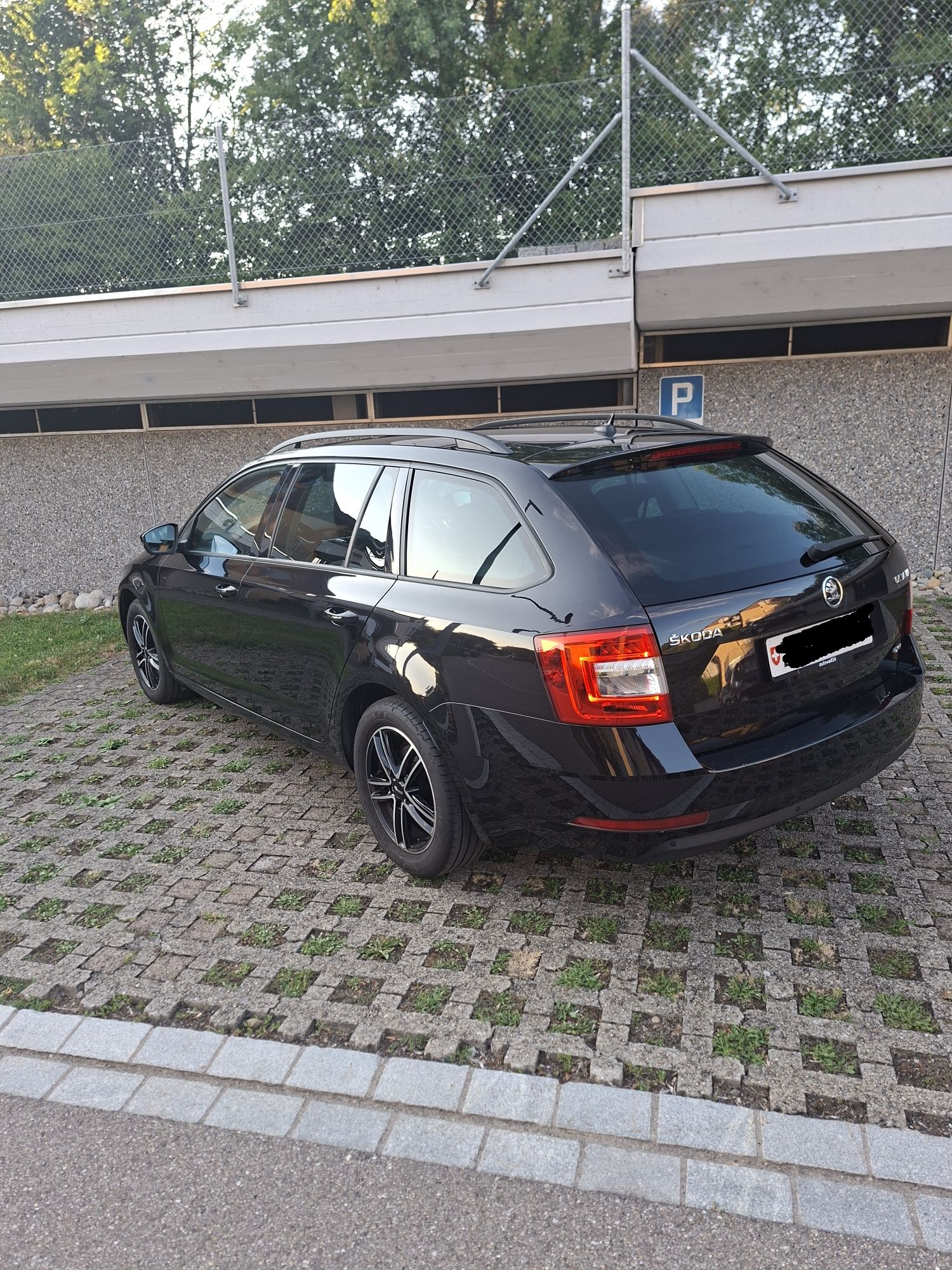 SKODA 2.0 TDI 184 Ambition 4x4 DSG-image-1