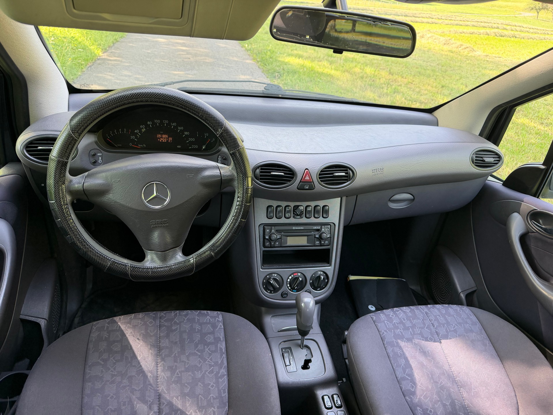 MERCEDES-BENZ A 140-image-4