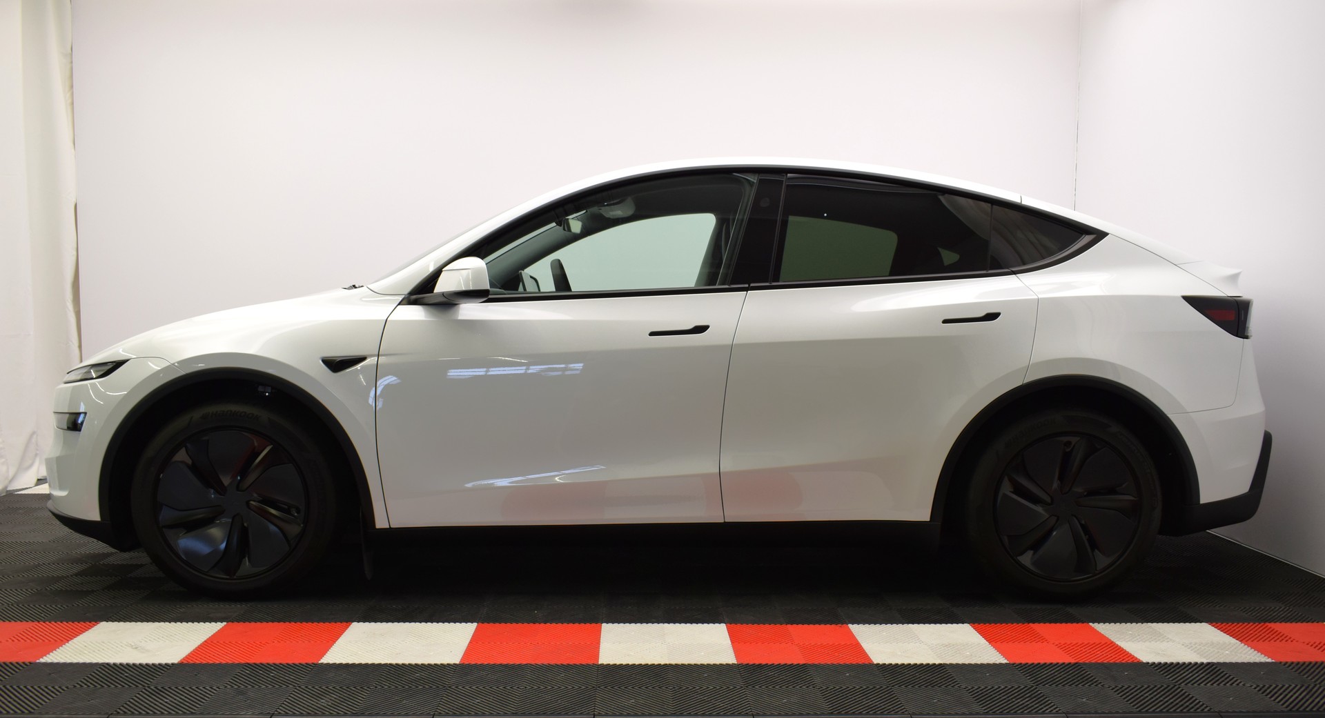 TESLA Model Y Premium Long Range AWD, Anhängerkupplung, Made in Berlin-image-9