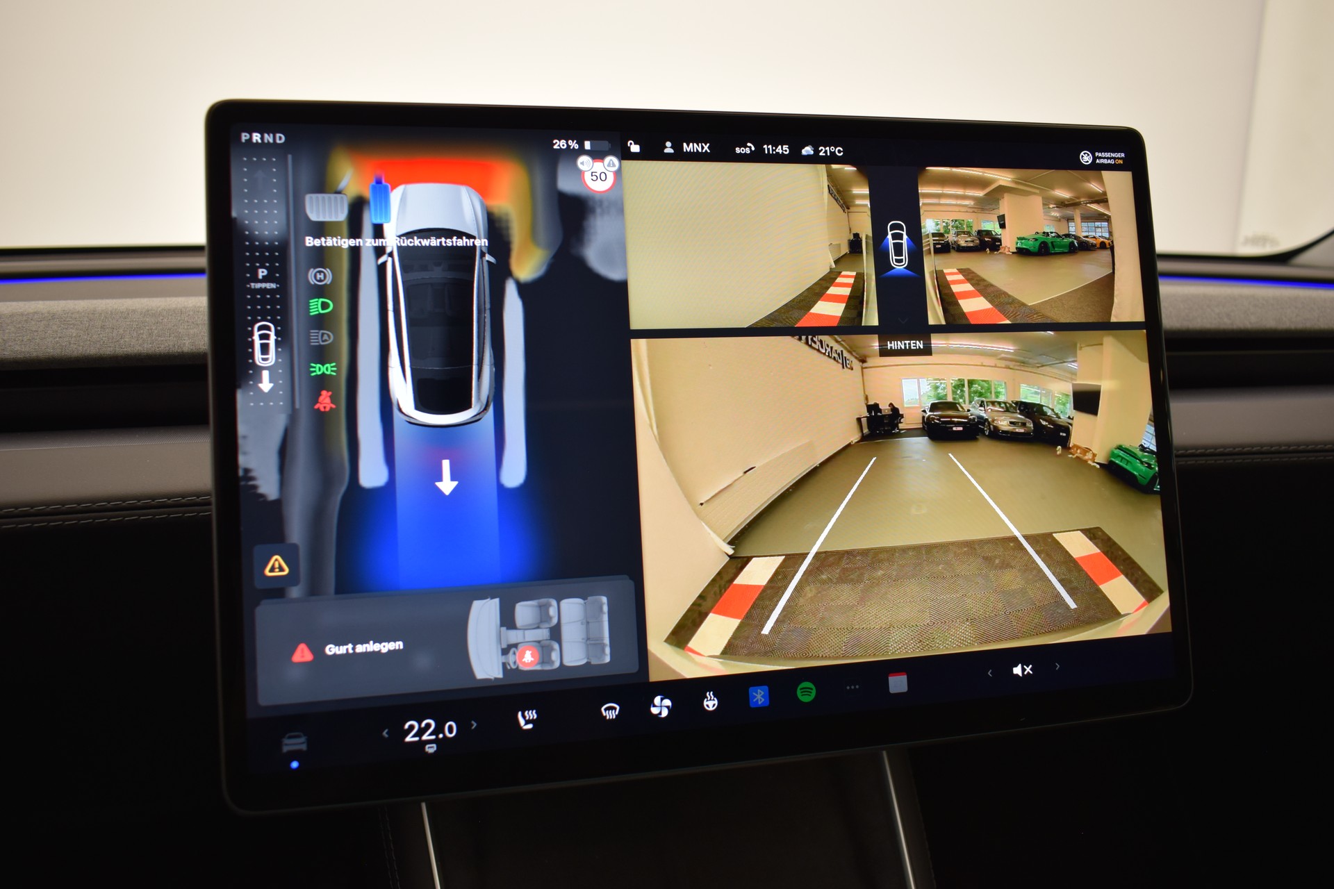 TESLA Model Y Premium Long Range AWD, Anhängerkupplung, Made in Berlin-image-22